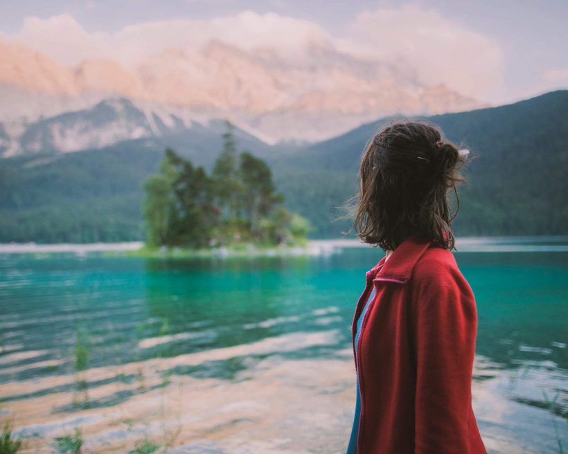 GERMANY_BAVARIAN_ALPS_EIBSEE_LAKE_WOMAN