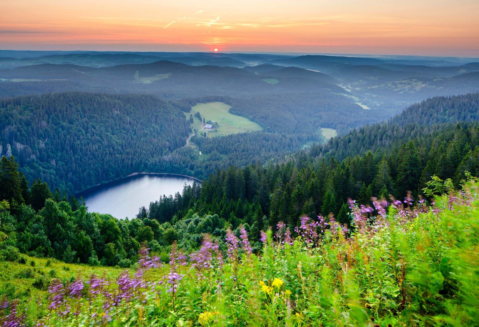 GERMANY_FELDBERG_MOUNTAIN_LAKE