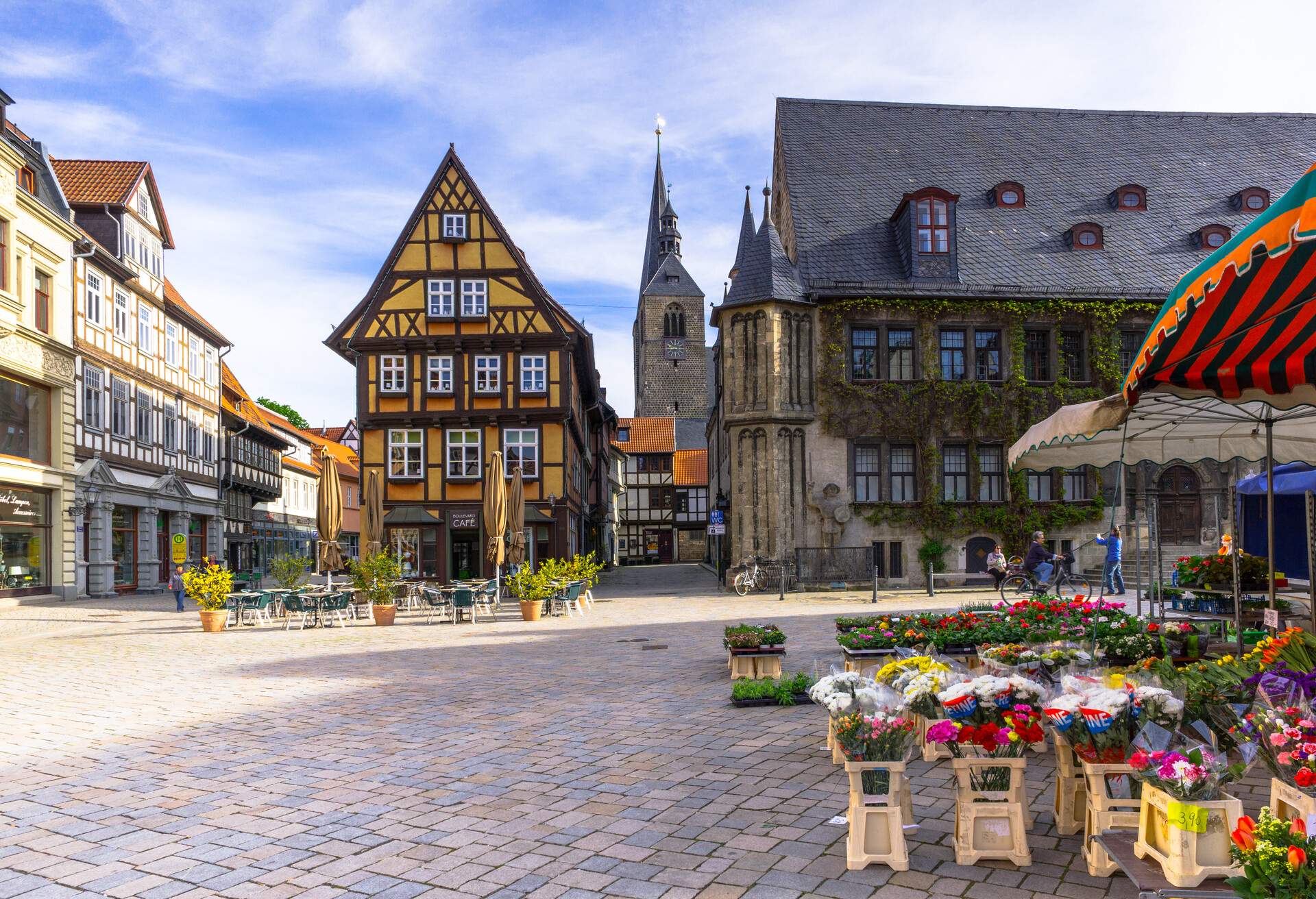 DEST_GERMANY_SAXONY-ANHALT_QUEDLINBURG_CITY BUILDINGS_GettyImages-1021233666