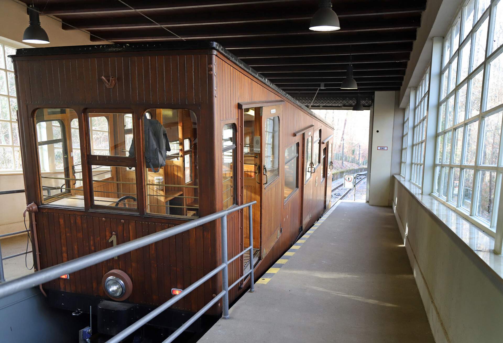 DEST_GERMANY_STUTTGART_CABLE_CAR_GettyImages-1303522949