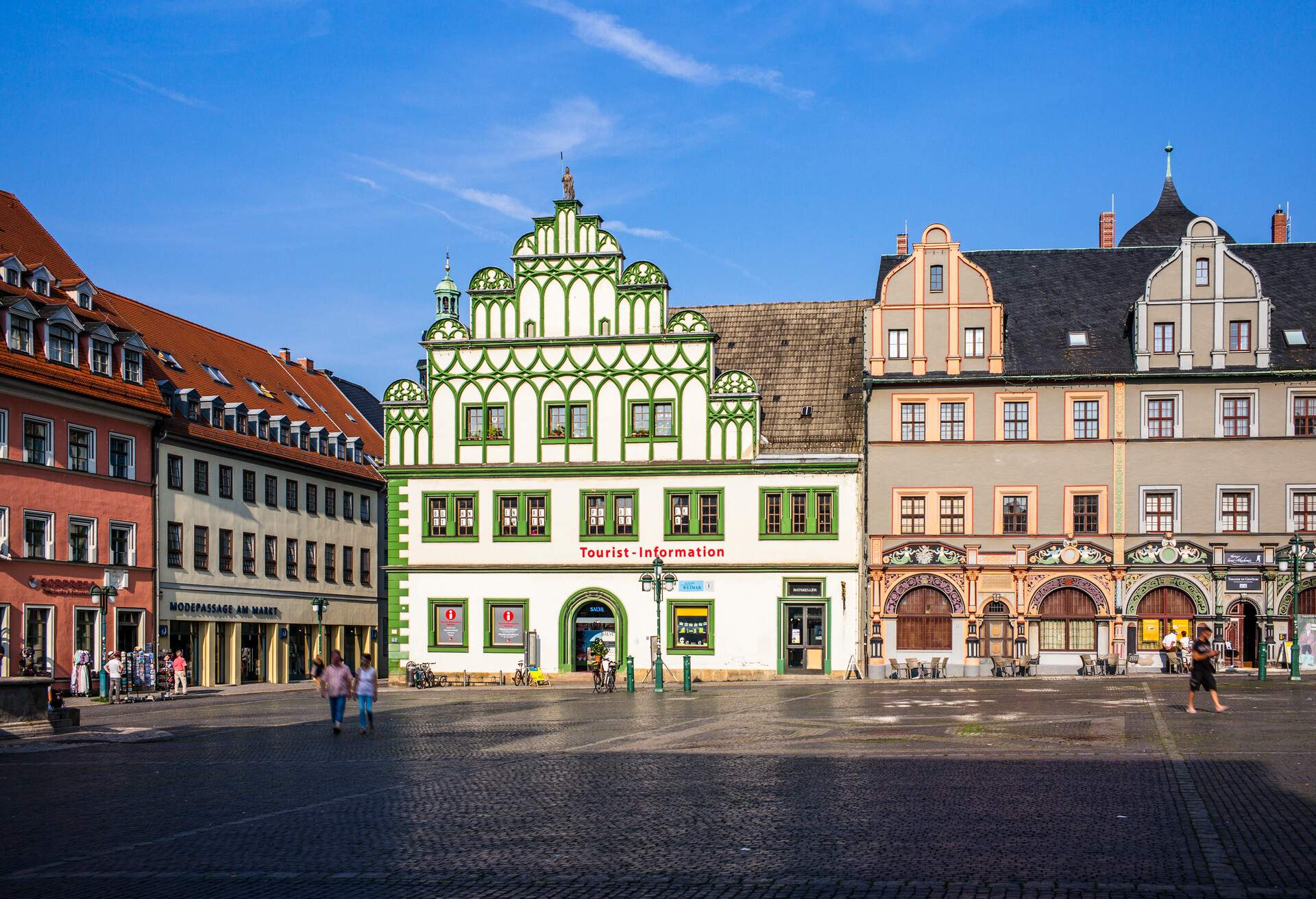 DEST_GERMANY_WEIMAR_TOWN SQUARE_GettyImages-1021714830