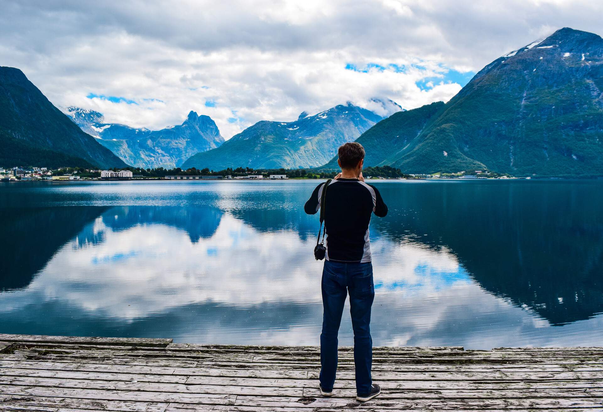 DEST_NORWAY_Romsdalsfjord_GettyImages-1294471475