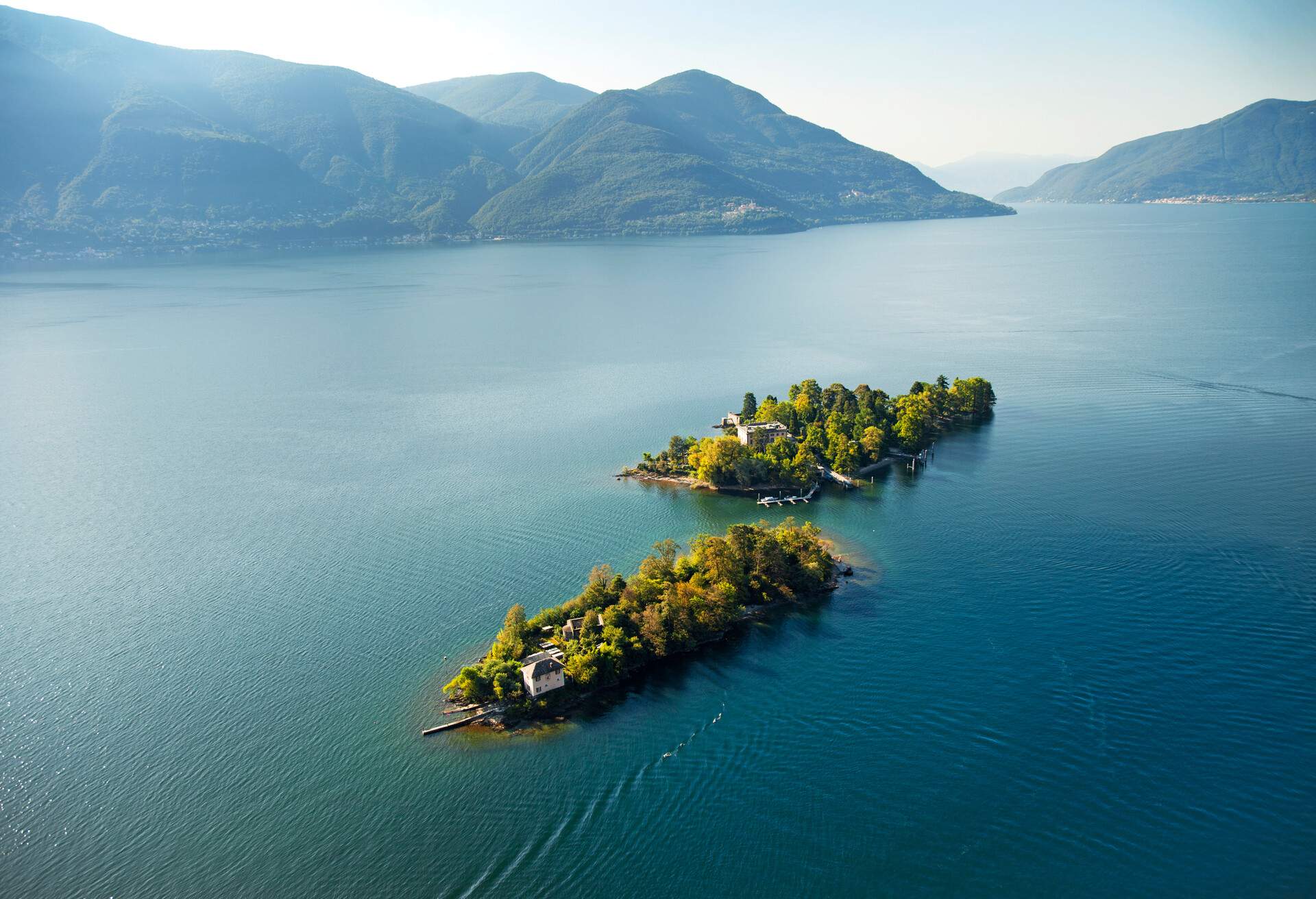 DEST_SWITZERLAND_LAGO_MAGGIORE_BRISSAGO_ISLANDS_GettyImages-105476247