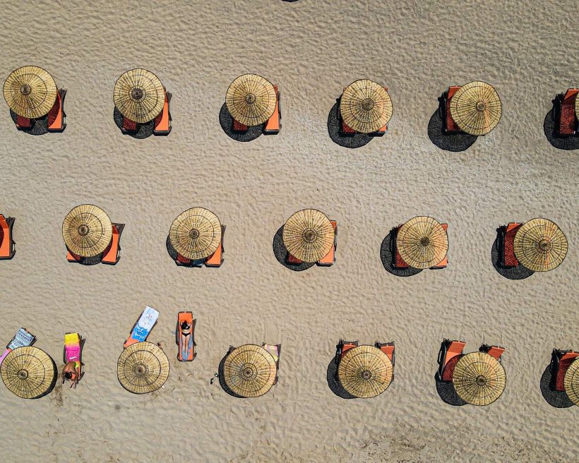 TURKEY_BLACK_SEA_COAST_BEACH_SUNBEDS_PARASOLS_DRONE_VIEW
