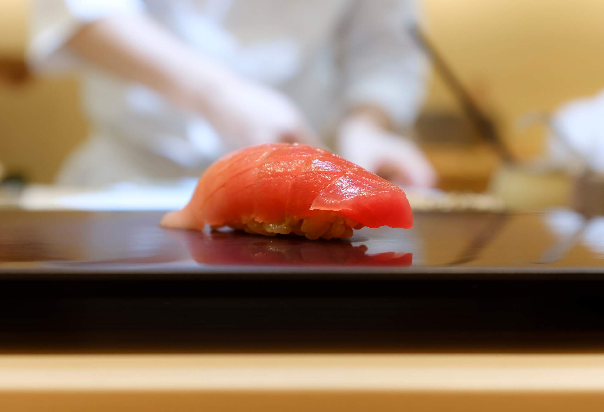 FOOD_SUSHI_TRADITIONAL_SUSHI-SERCING_STYLE_LUXURY_DINING_EXPERIENCE