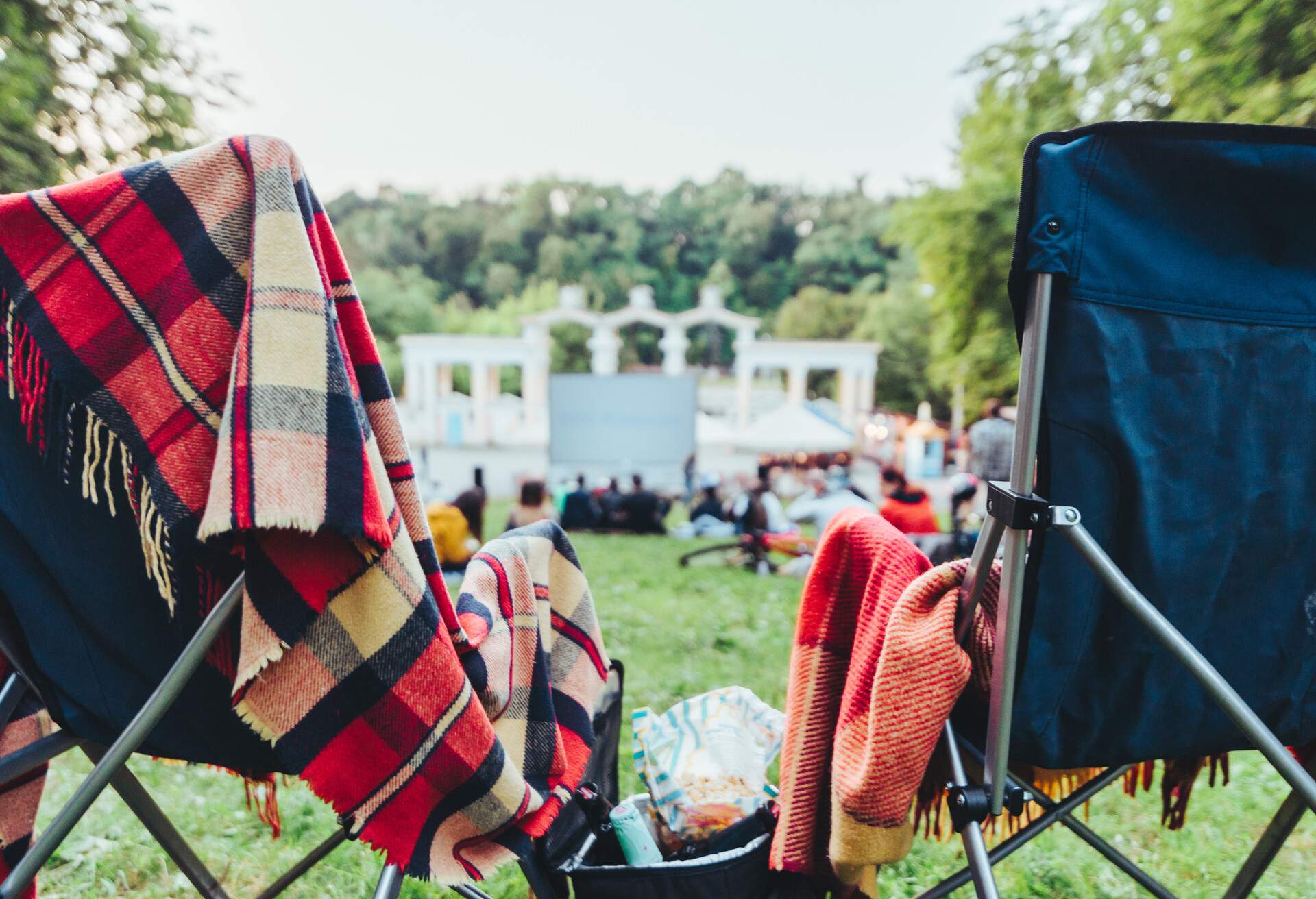 THEME_OUTDOOR_THEATRE_GettyImages-1255850504