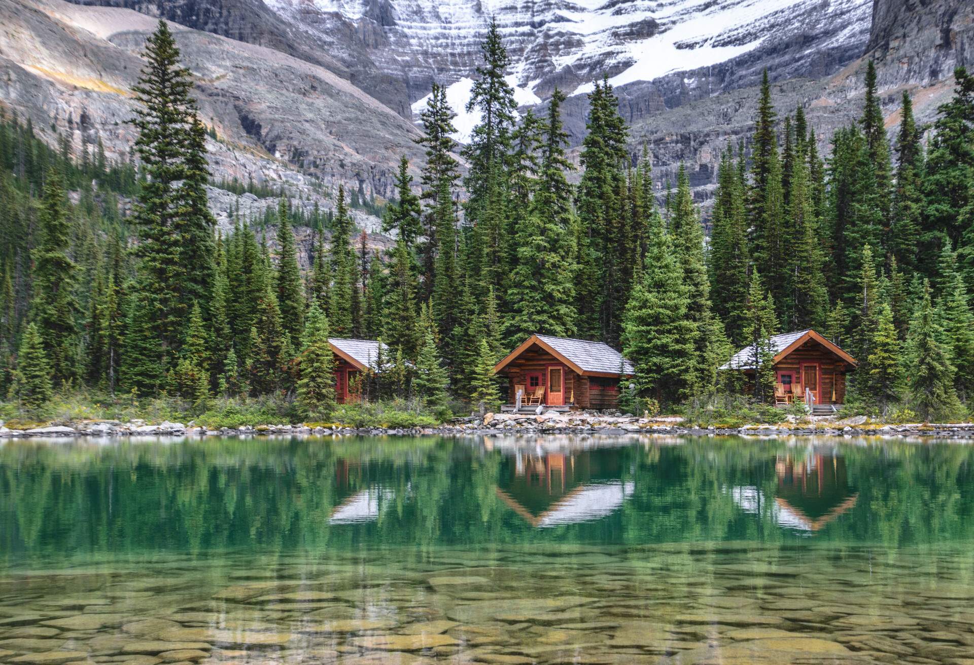 DEST_CANADA_BRITISH COLUMBIA_YOHO NATIONAL PARK_LAKE O_HARA_GettyImages-630241506