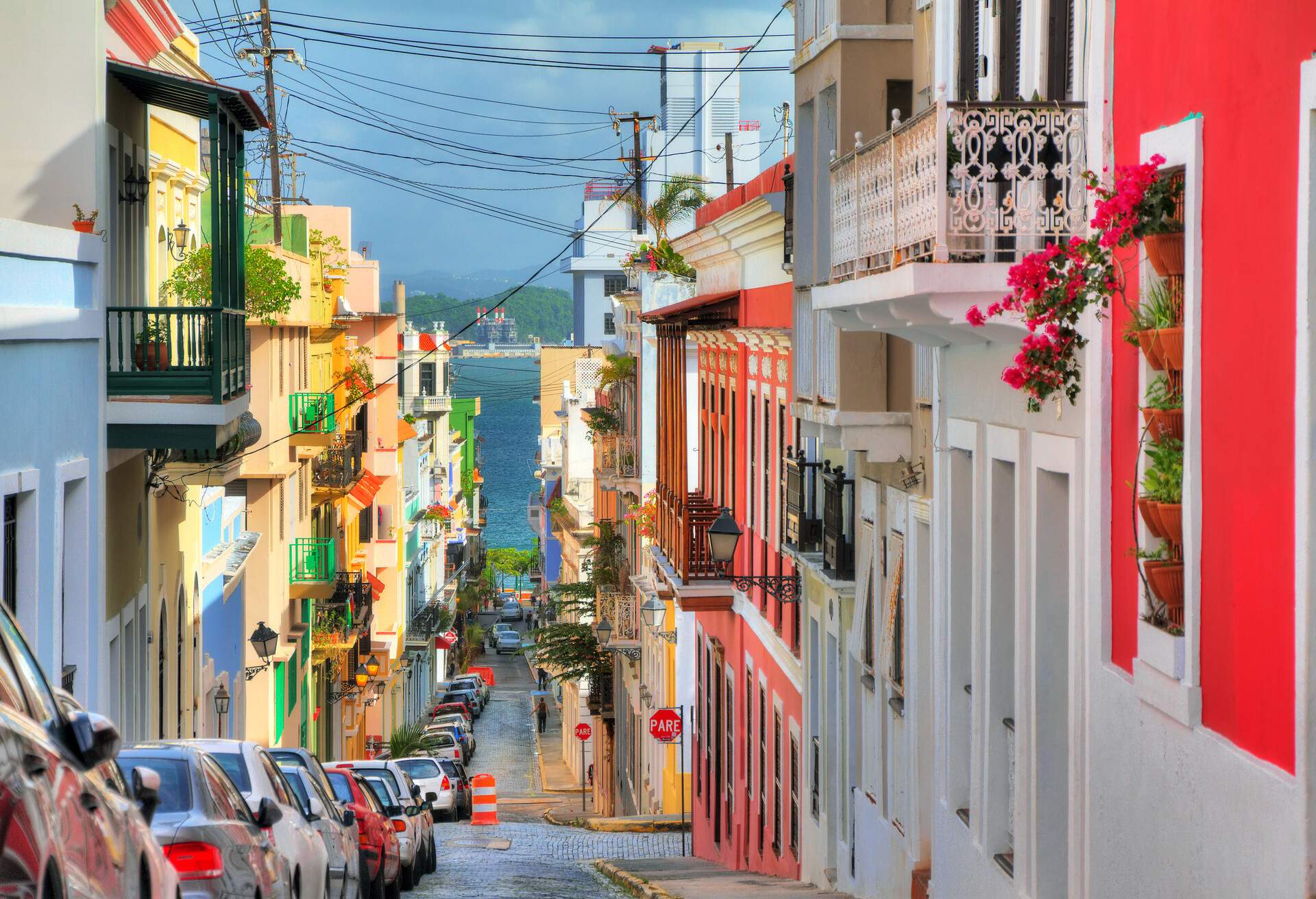 DEST_PUERTO RICO_SAN-JUAN_OLD-SAN-JUAN_shutterstock-premier_422184844