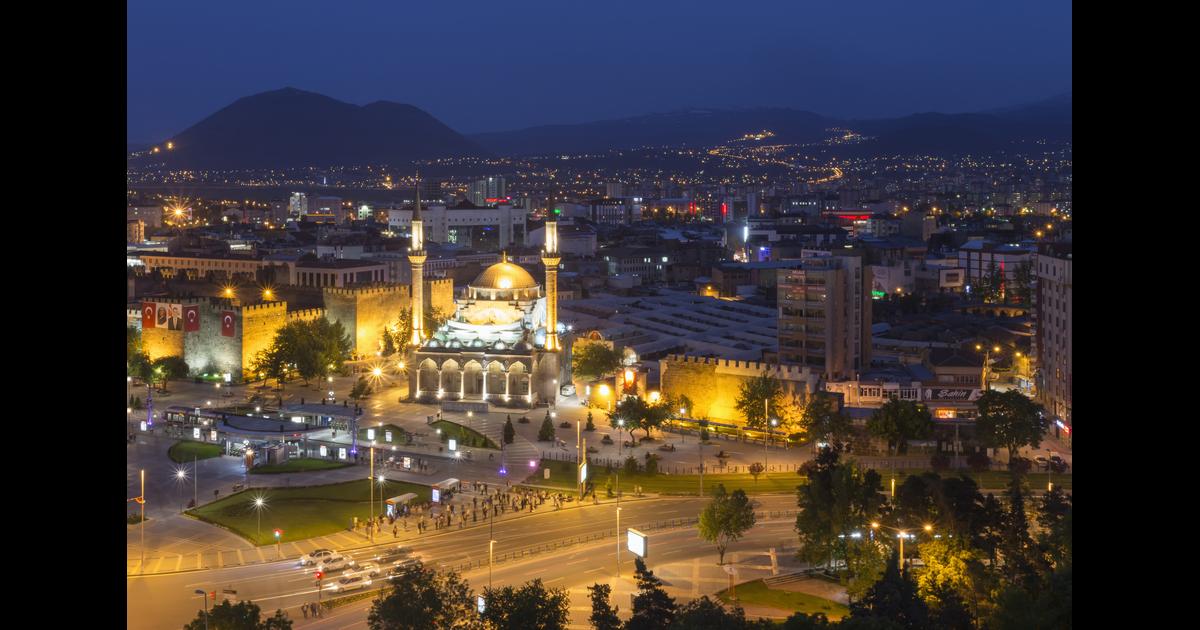 Flug Stuttgart Kayseri Ab 57 Finde Billigfluge Momondo