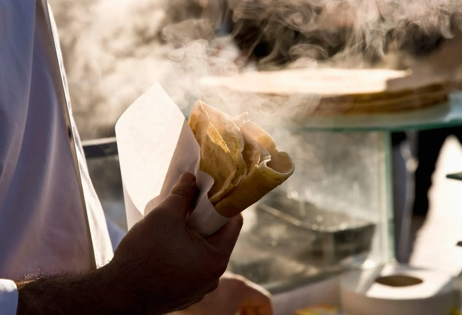 THEME_FOOD_STREET-FOOD_CREPES_DEST_FRANCE_PARIS_GettyImages-541443990