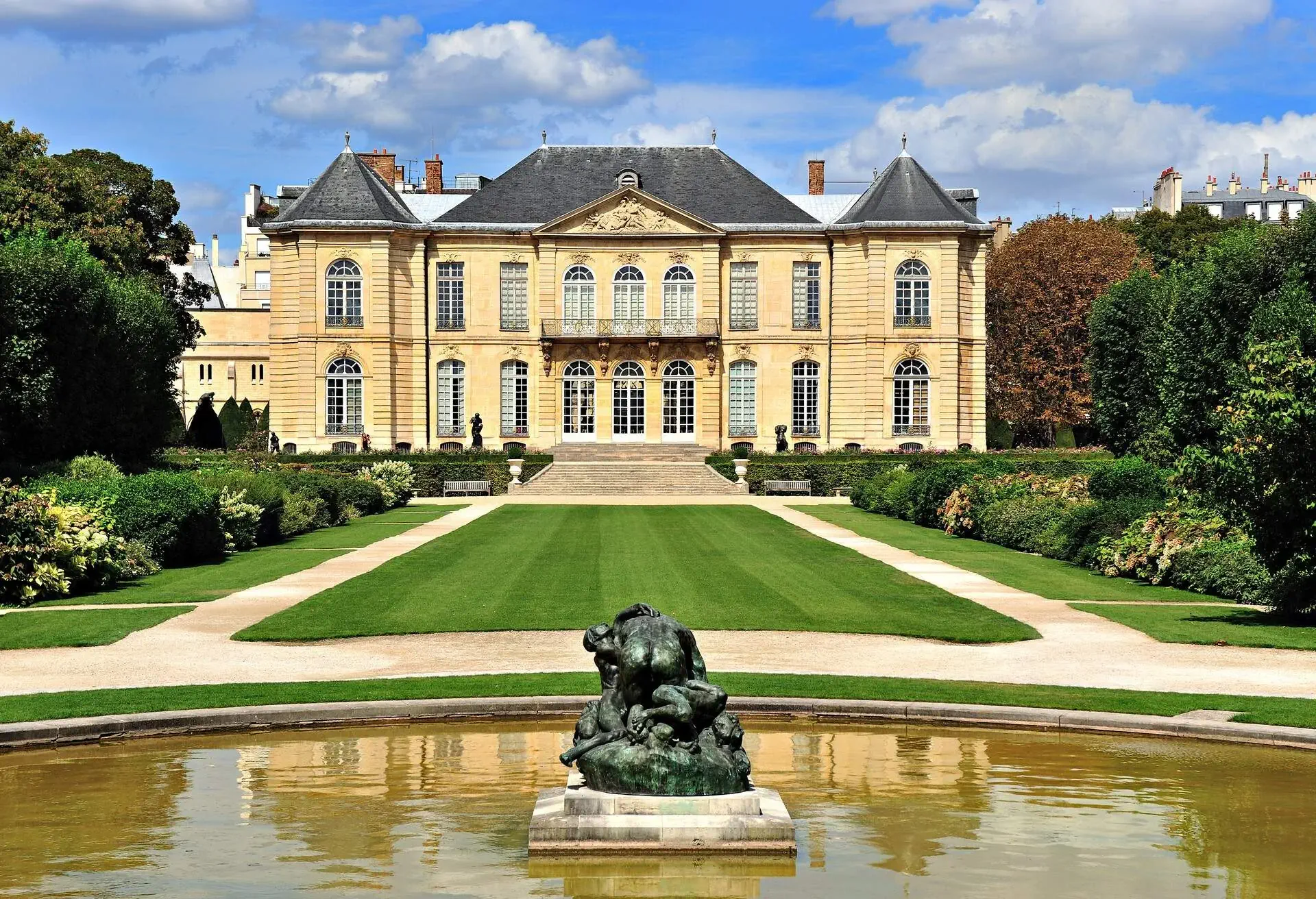 DEST_FRANCE_PARIS_RODIN-MUSEUM_shutterstock-portfolio_39788155