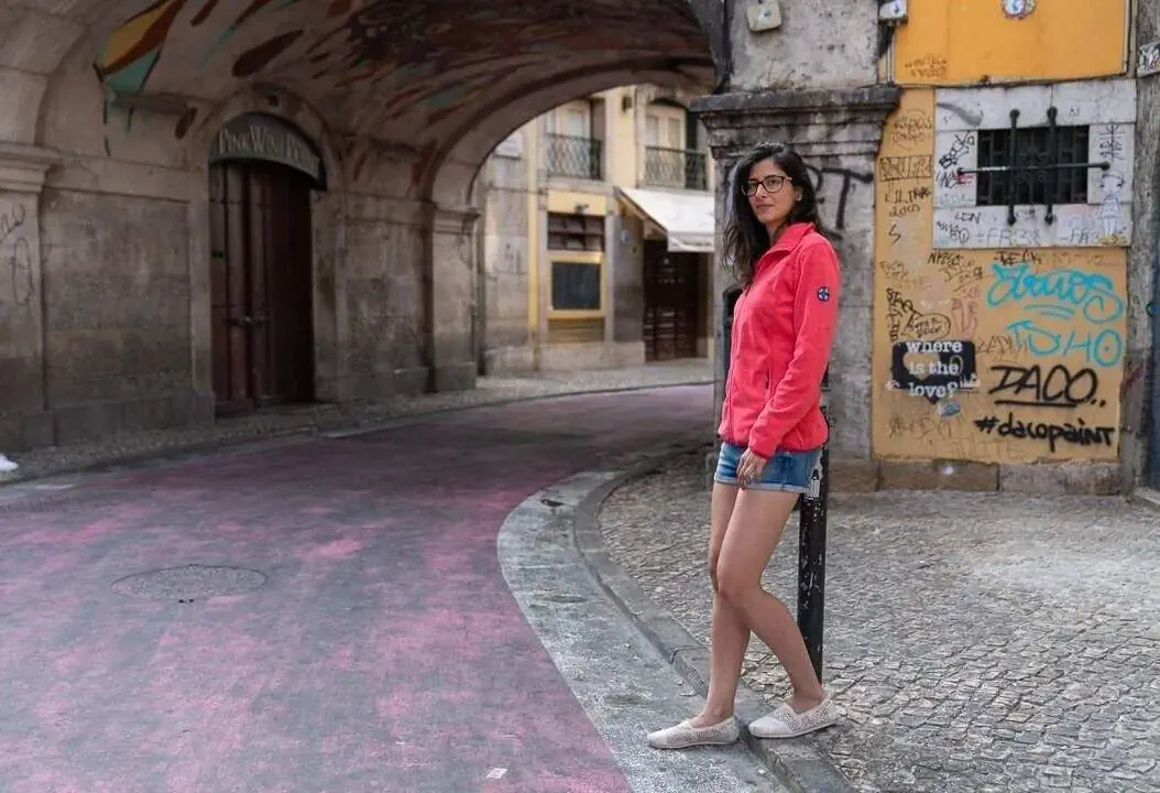 DEST_PORTUGAL_LISBON_PINK-STREET_@journeyglimpse_instagram_Bsa6t_1DQY8
