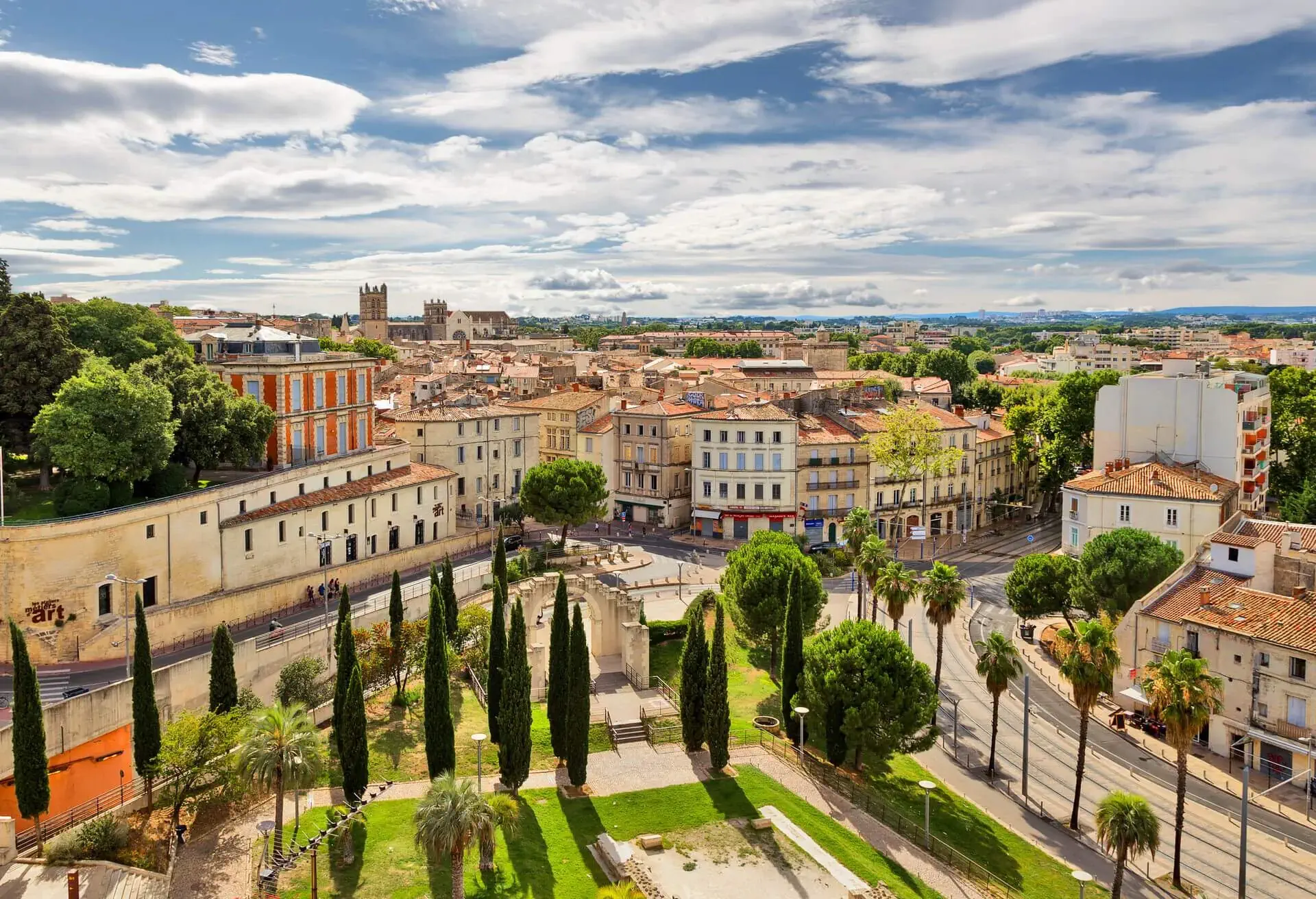 dest_france_montpellier_shutterstock-premier_226801219_universal_within-usage-period_29659