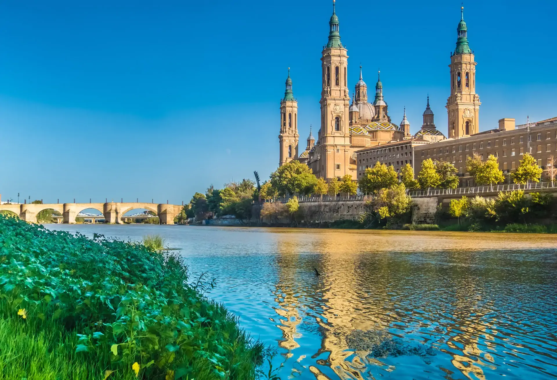 Die wunderschöne Basílica de Nuestra Señora del Pilar in Zaragoza