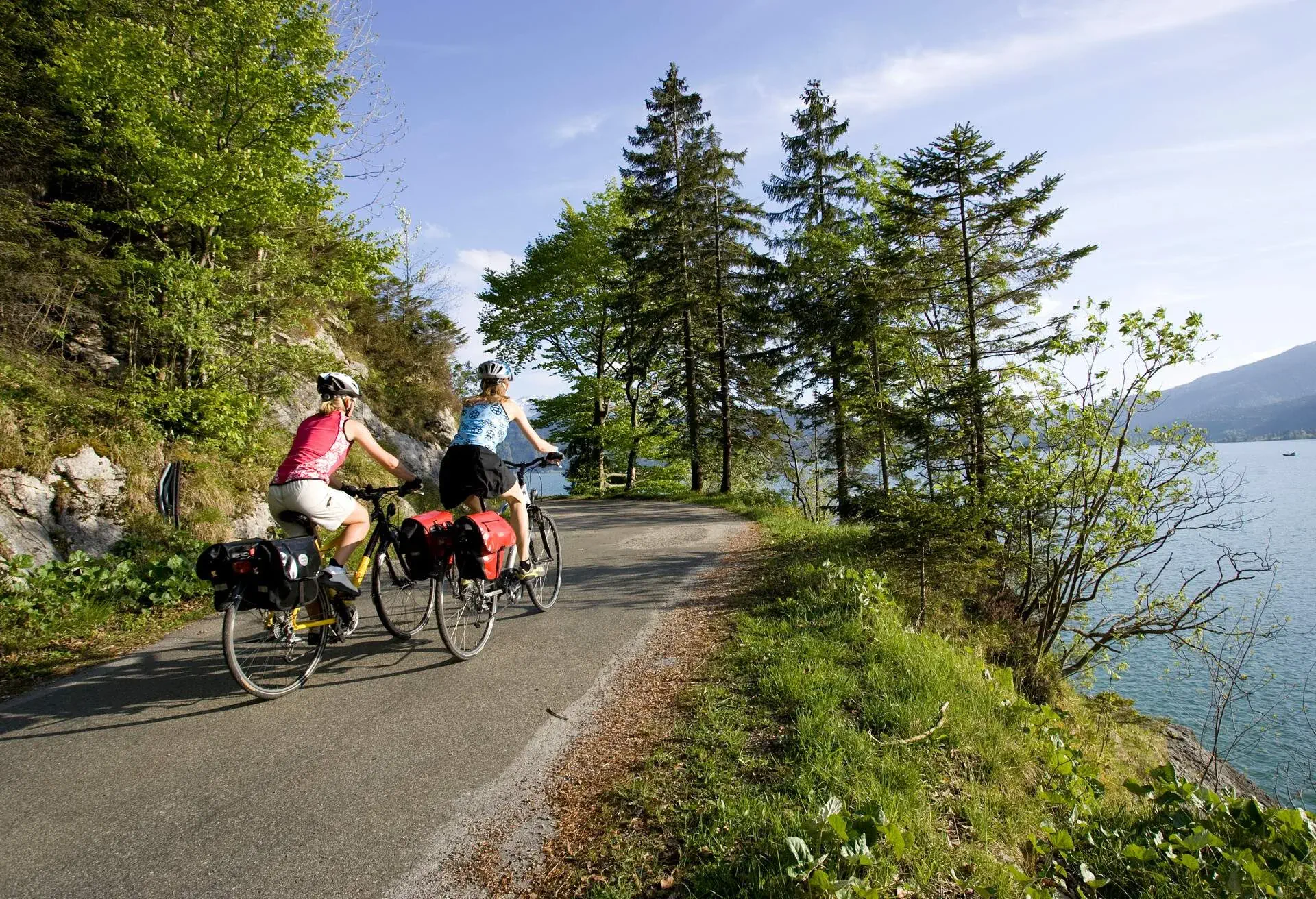 DEST_GERMANY_BAVARIA_WALCHENSEE_THEME_CYCLING_BICYCLE_GettyImages-88006814