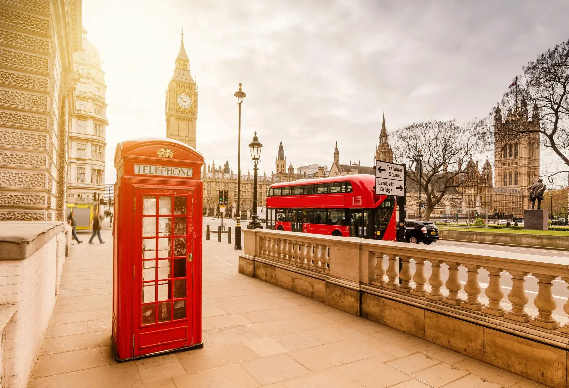 DEST_UK_LONDON_RED-TELEPHONE-BOOTH_GettyImages-909481534