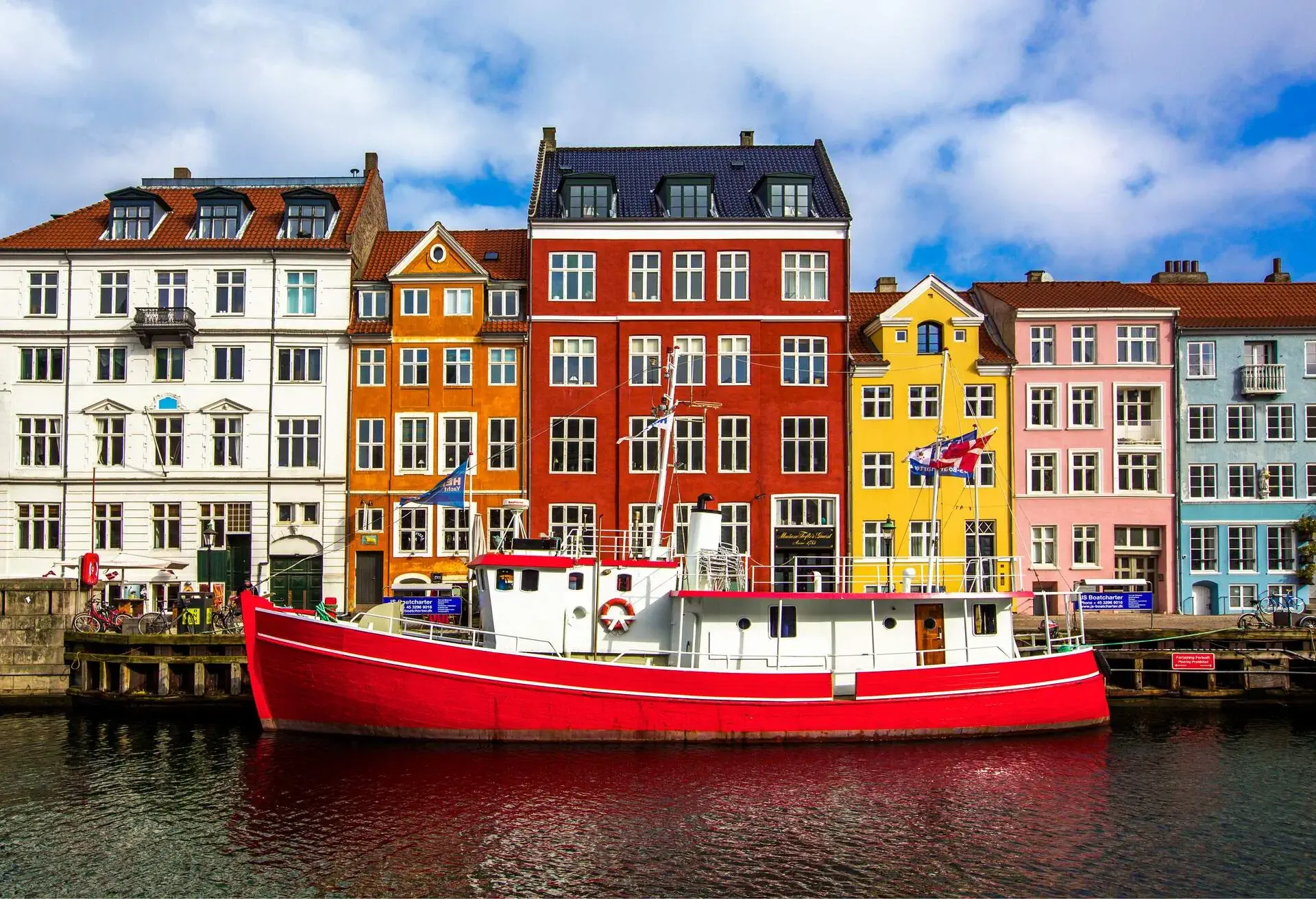 DEST_DENMARK_COPENHAGEN_NYHAVN_GettyImages-539781434.jpg