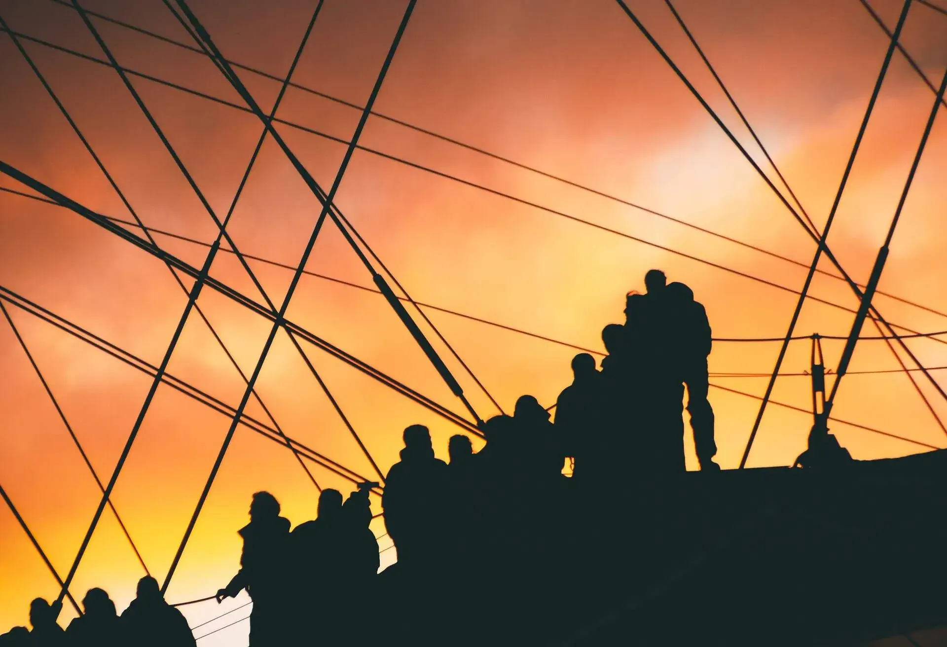 DEST_UNITED-KINGDOM_LONDON_O2-ARENA_THEME_PEOPLE_SILHOUTTE-PEOPLE_GettyImages-758552711