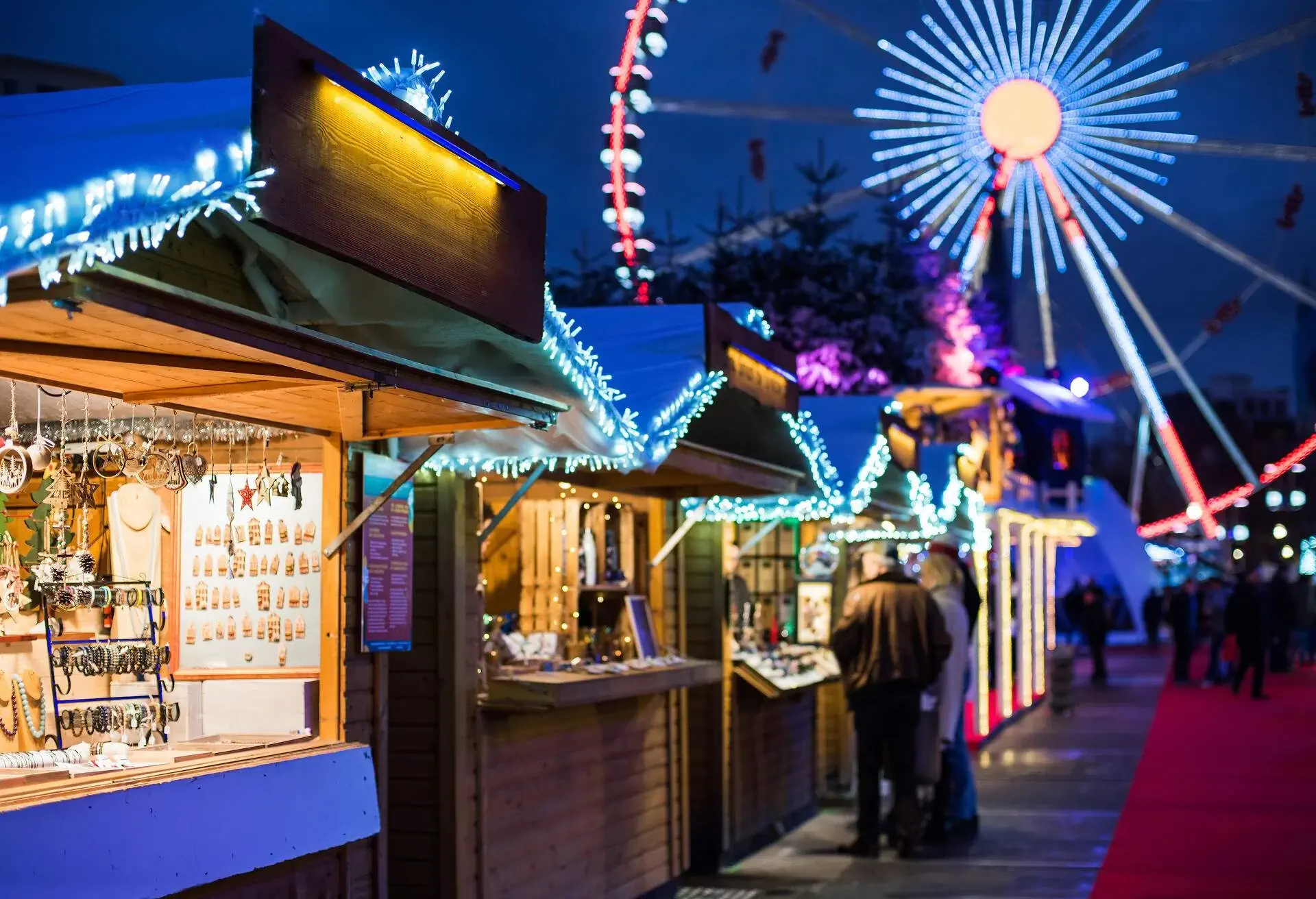 DEST_BELGIUM_BUSSELS_THEME_CHRISTMAS_MARKET_HOLIDAY_GettyImages-1192231069