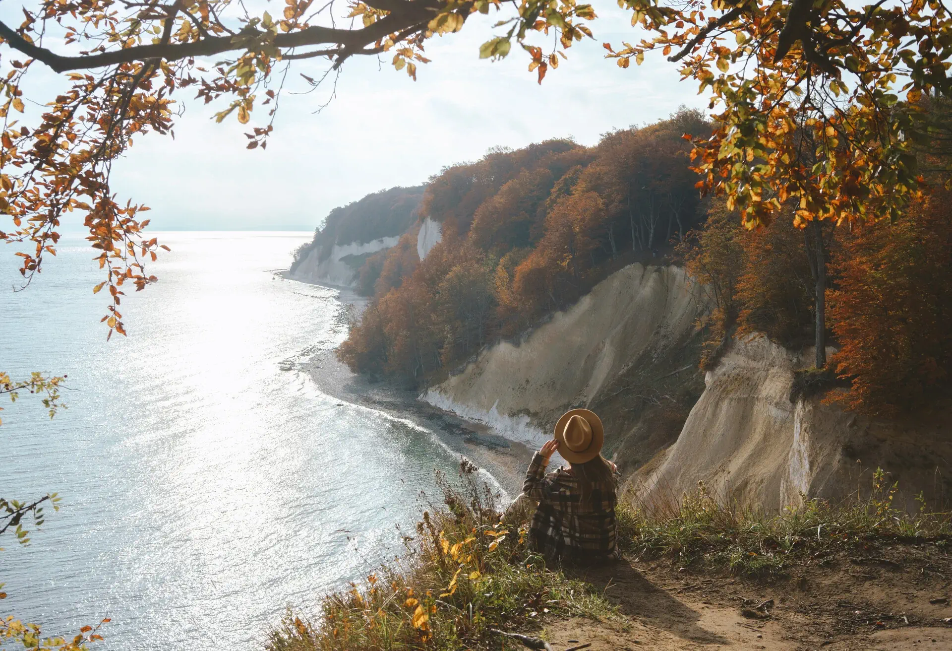 DEST_GERMANY_RÜGEN_FALL_AUTUMN_GettyImages-1282476034