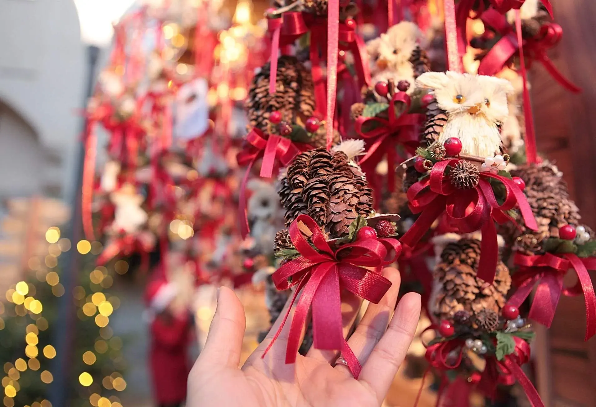 CHRISTMAS_MARKET_DECORATION