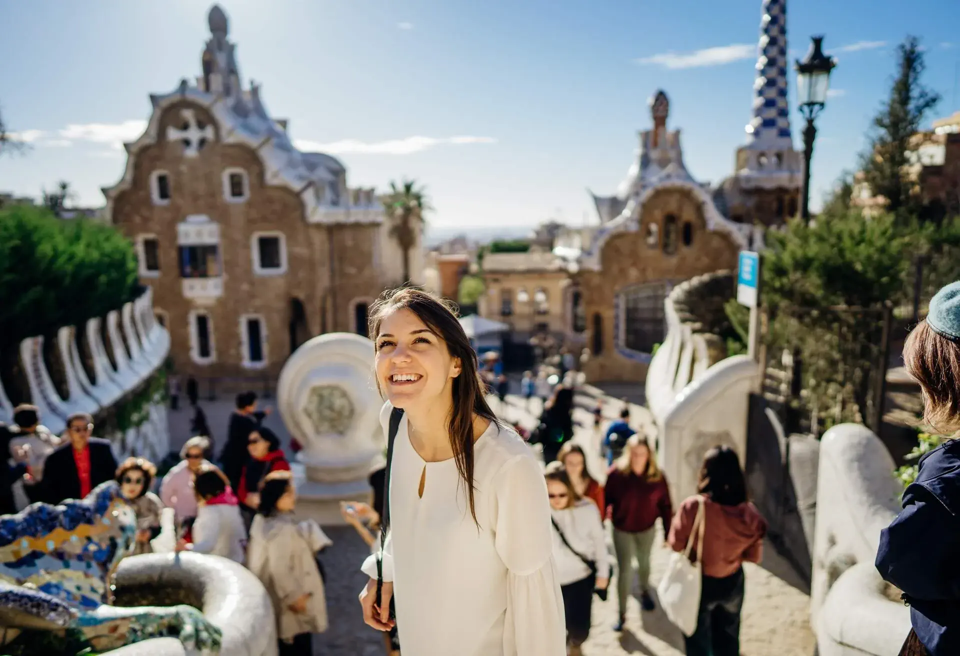 DEST_SPAIN_BARCELONA_GRACIA-DISTRICT_PARC-GUELL_THEME_PEOPLE_TOURIST_ON_LA_SALUT_shutterstock-portfolio_1666736788