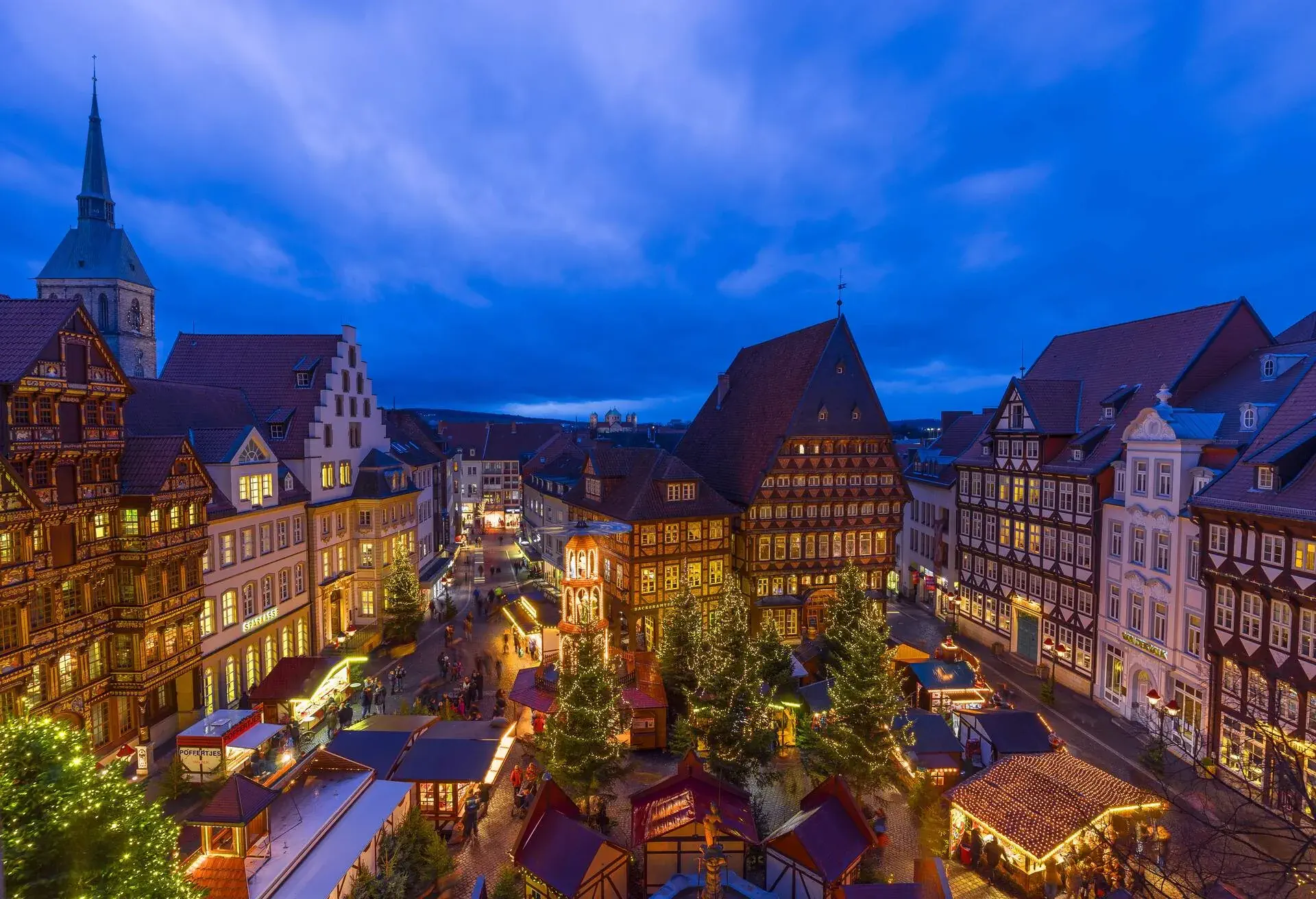 DEST_GERMANY_HILDESHEIM_CHRISTMAS_MARKET_GettyImages-560114139