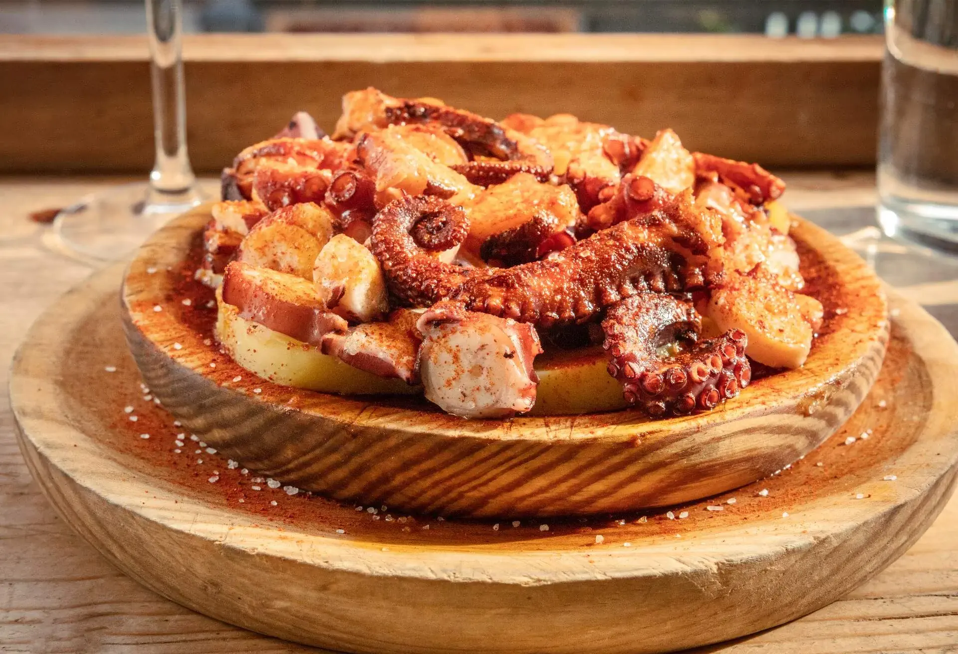 THEME_FOOD_SPANISH_OCTOPUS_PULPO_A_LA_GALLEGA_GettyImages-1091655536