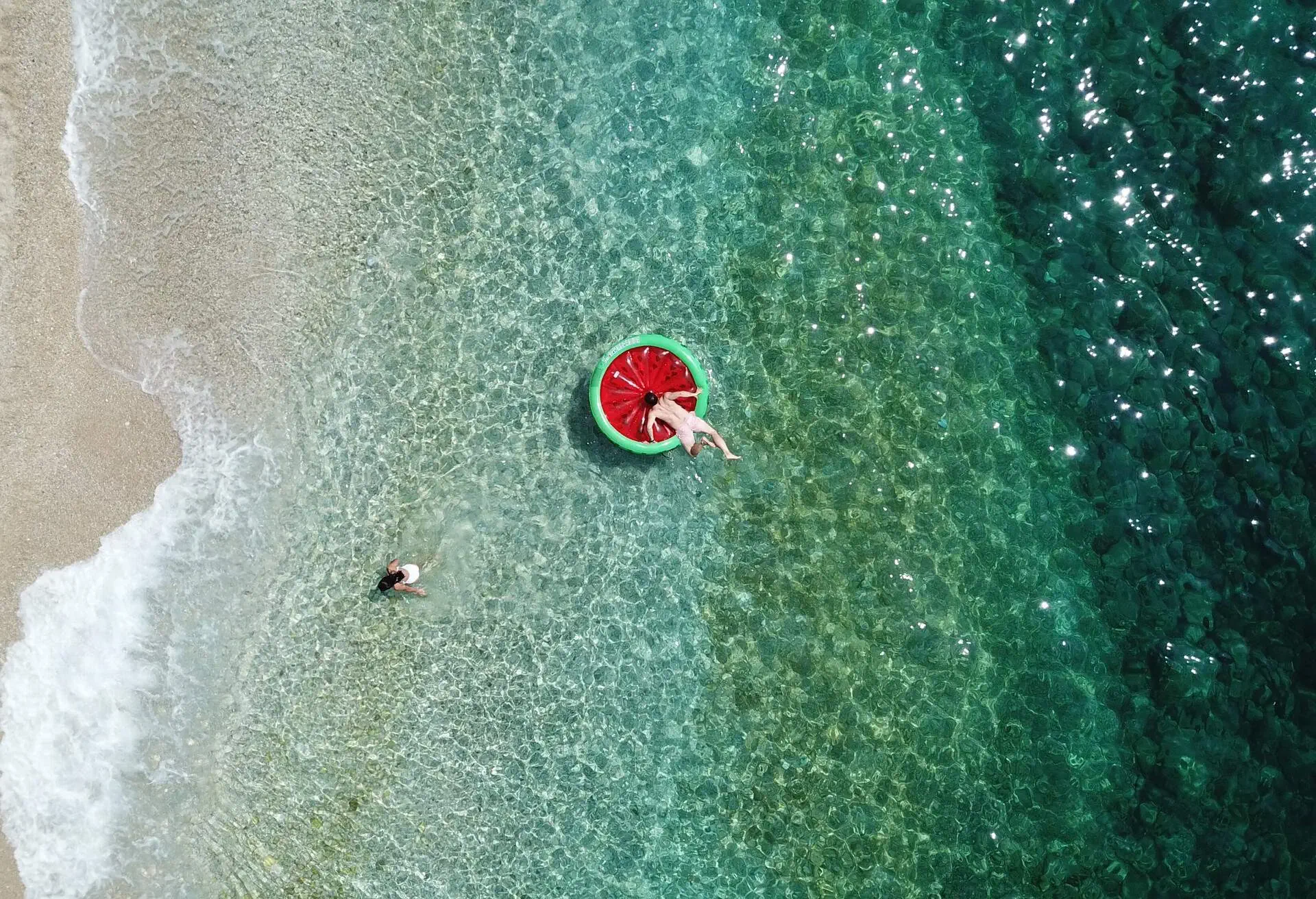 theme_people_drone_watermelon