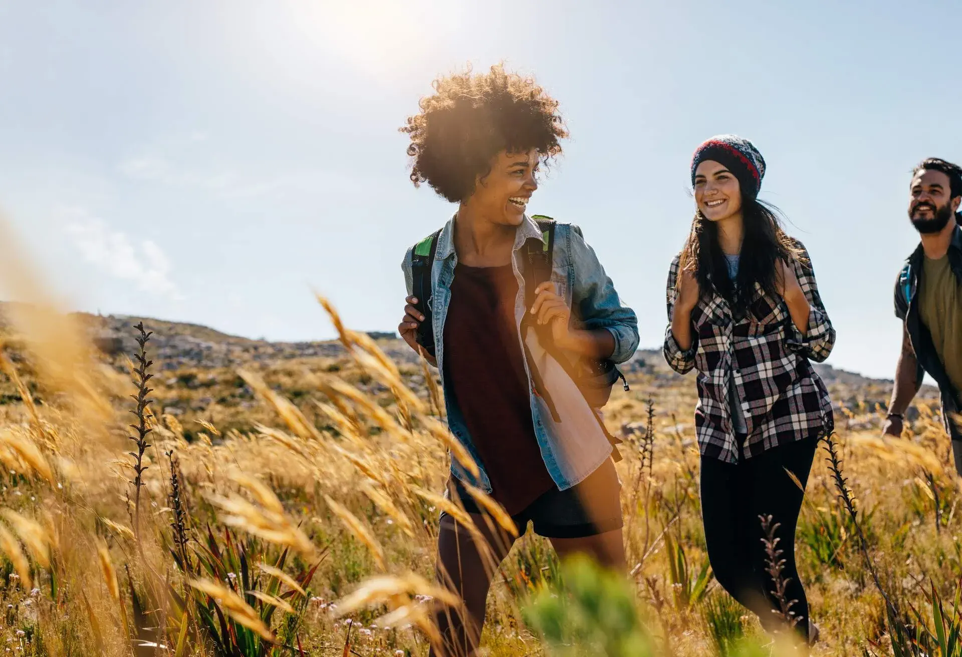 THEME_PEOPLE_FRIENDS_TRAVEL_VACATION_HIKING_ADVENTURE