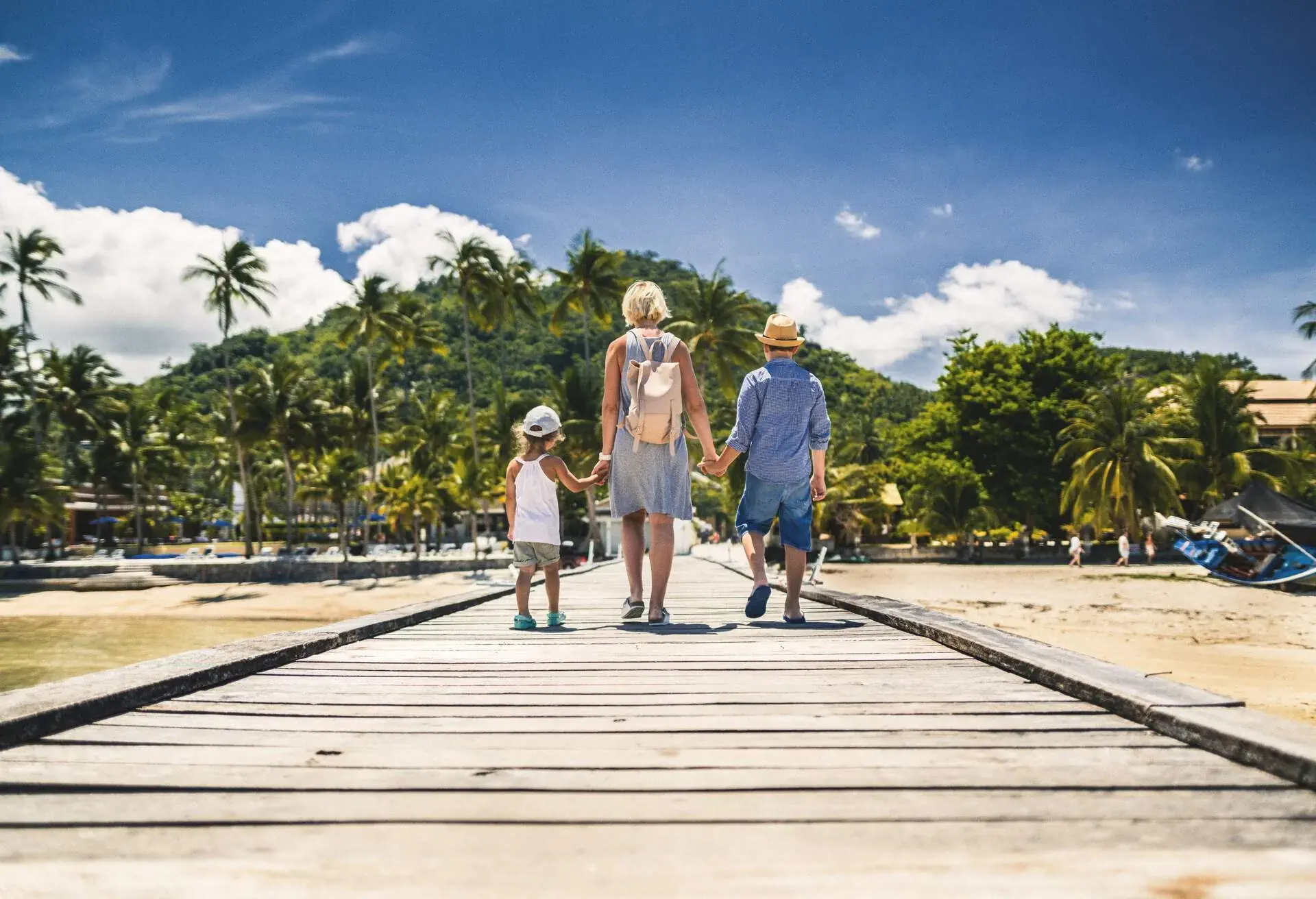 DEST_THAILAND_KO_SAMUI_PEOPLE_FAMILY_KIDS_PIER_GettyImages-957328648-1.jpg