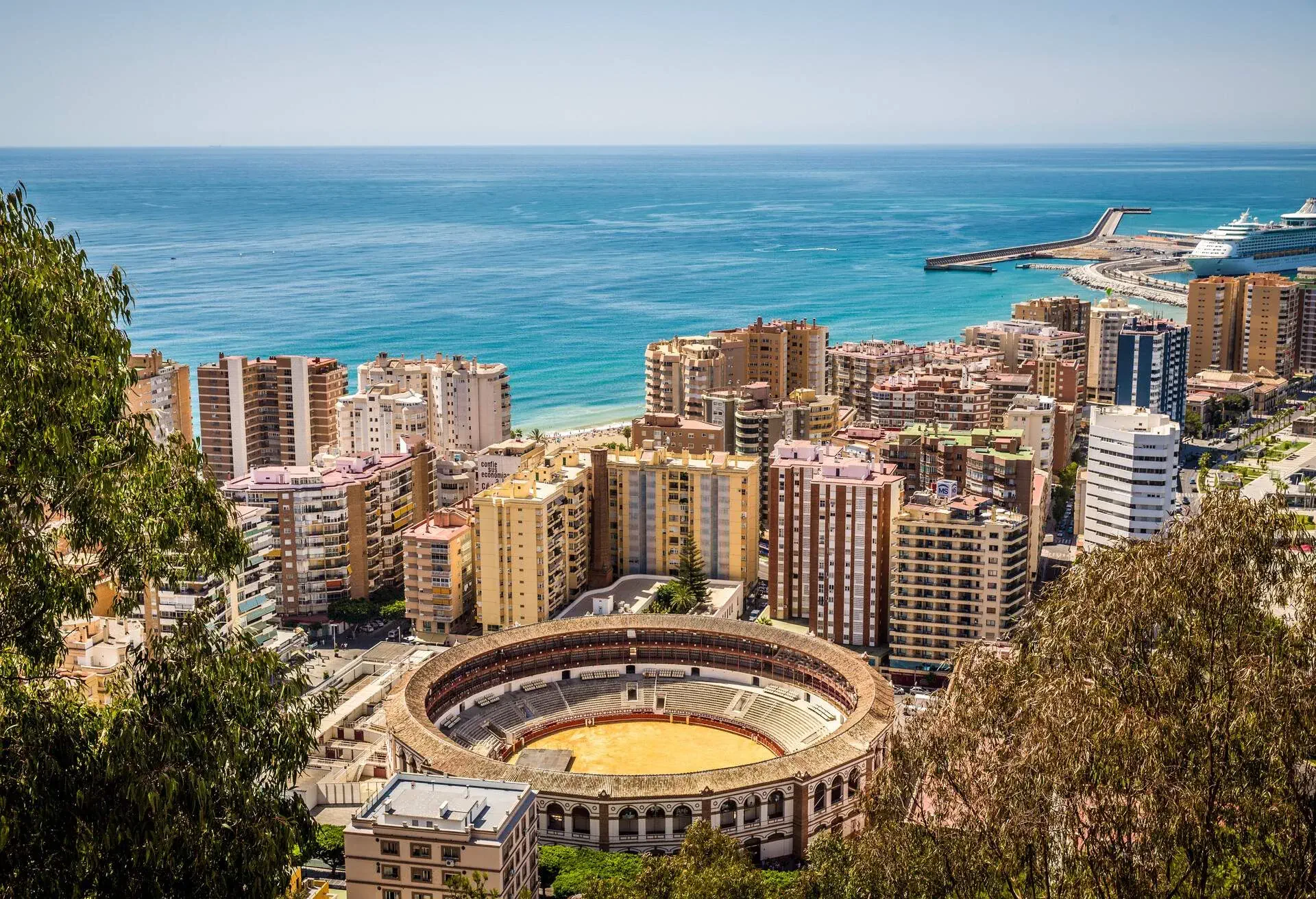 DEST_SPAIN_ANDALUSIA_MALAGA_shutterstock-premier_179138045.jpg