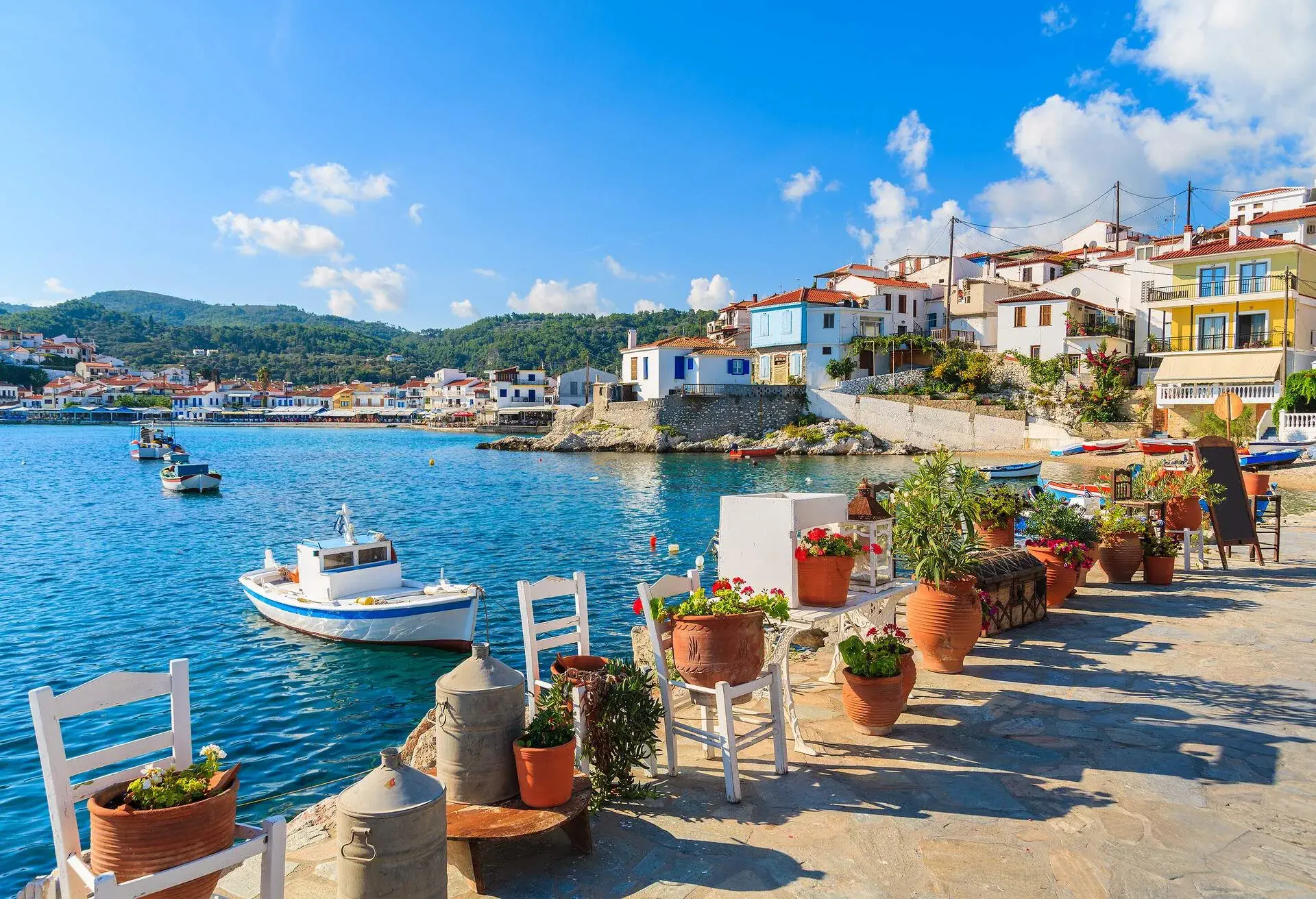 DEST_GREECE_GREEK-ISLANDS_SAMOS-ISLAND_KOKKARI-BAY_GettyImages-652384724.jpg