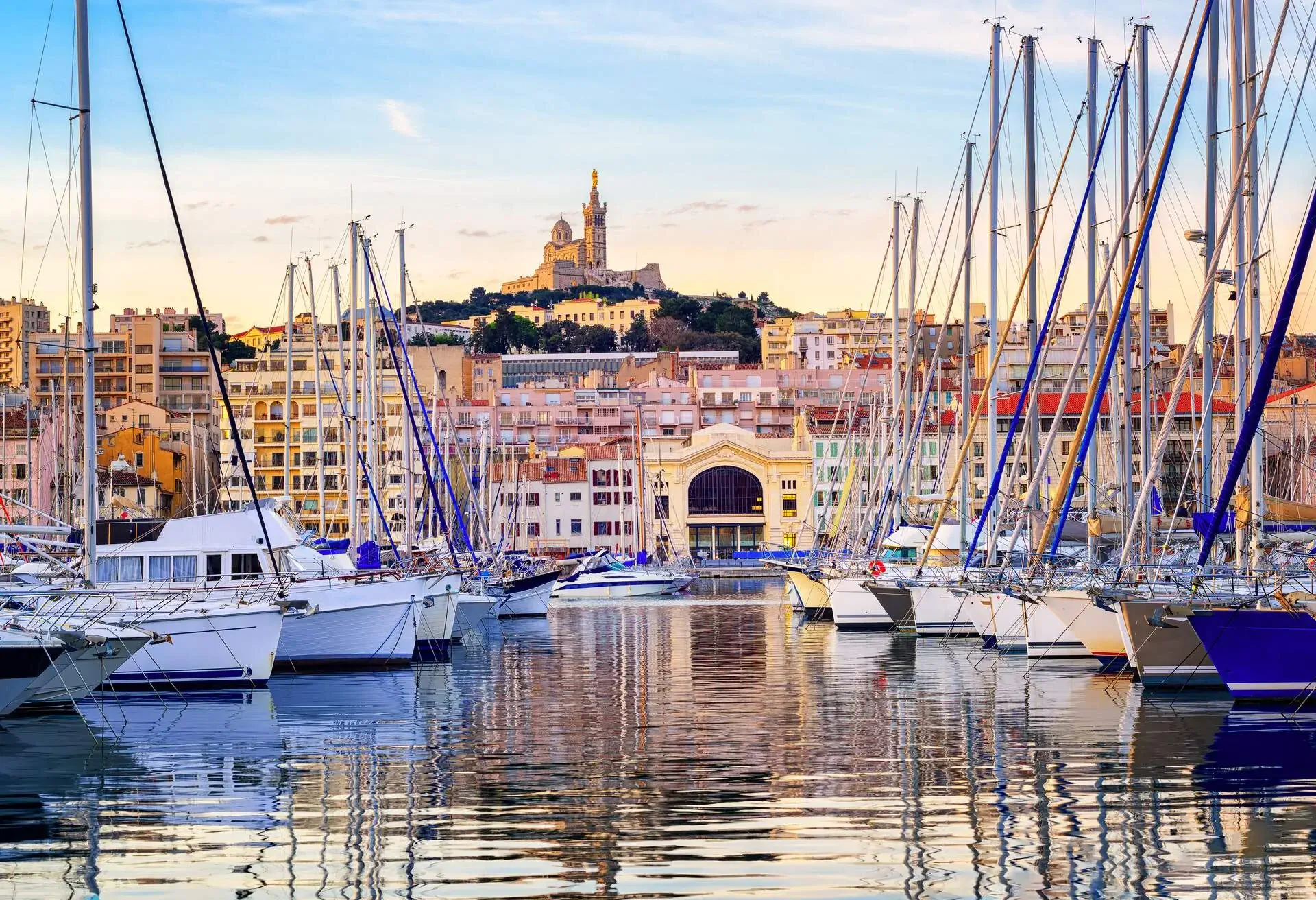dest_france_marseilles_shutterstock_434301373_universal_within