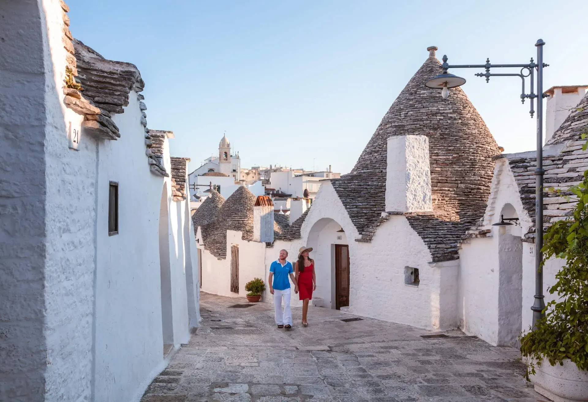 DEST_ITALY_Trulli_Alberobello_Apulia_GettyImages-627087310