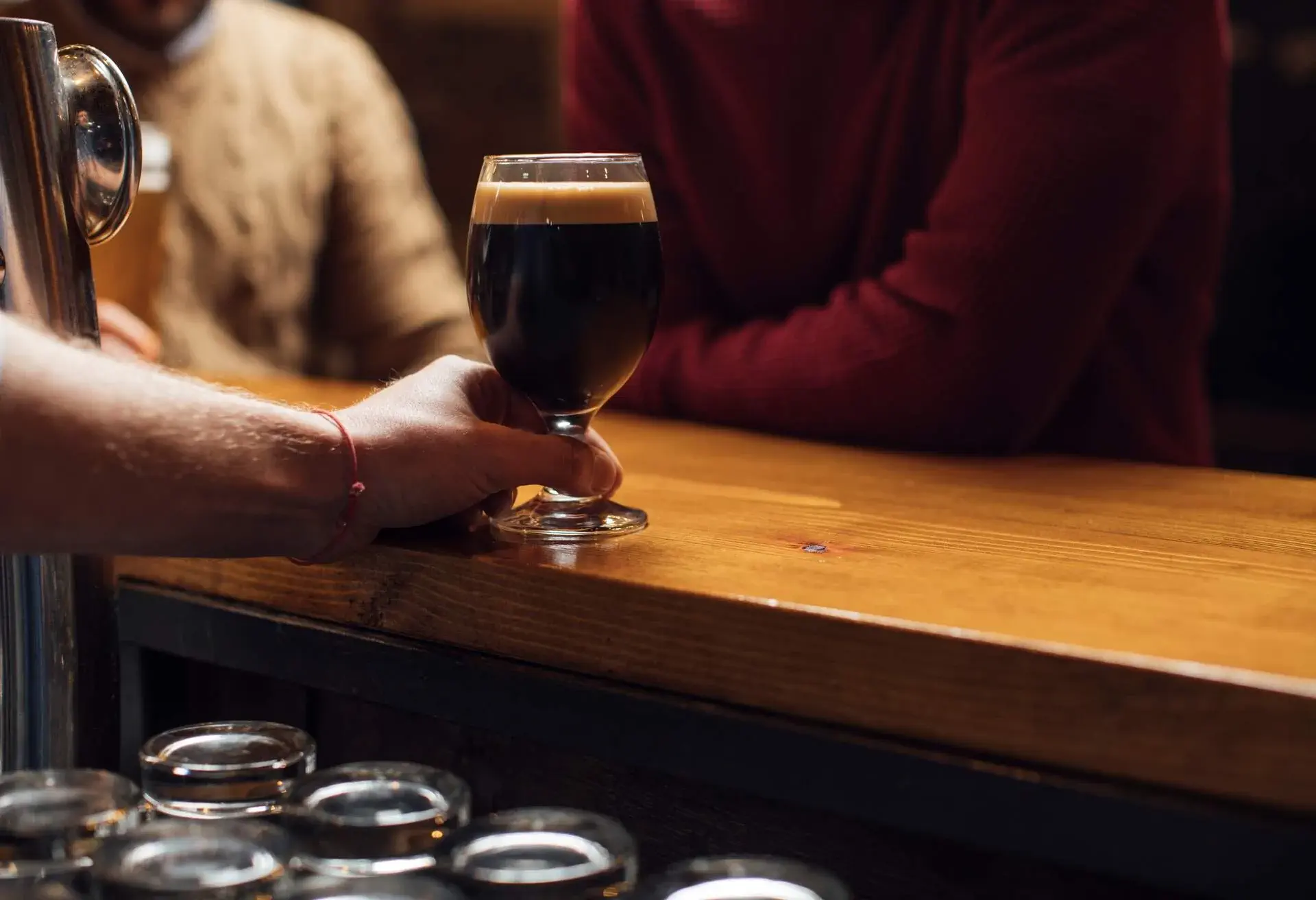 THEME_PEOPLE_MAN_BARTENDER_BEER_PUB_BAR_GettyImages-1309949329