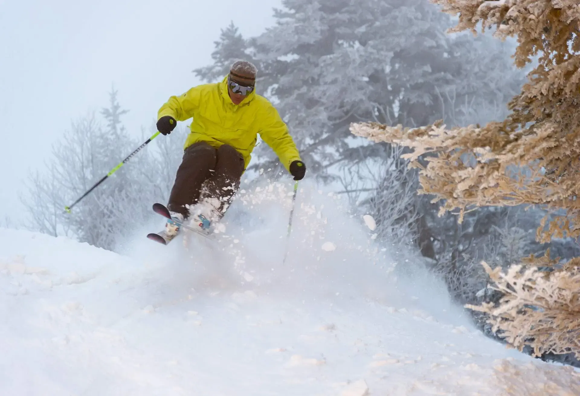 dest_usa_vermont_stowe_theme_skiing_shutterstock