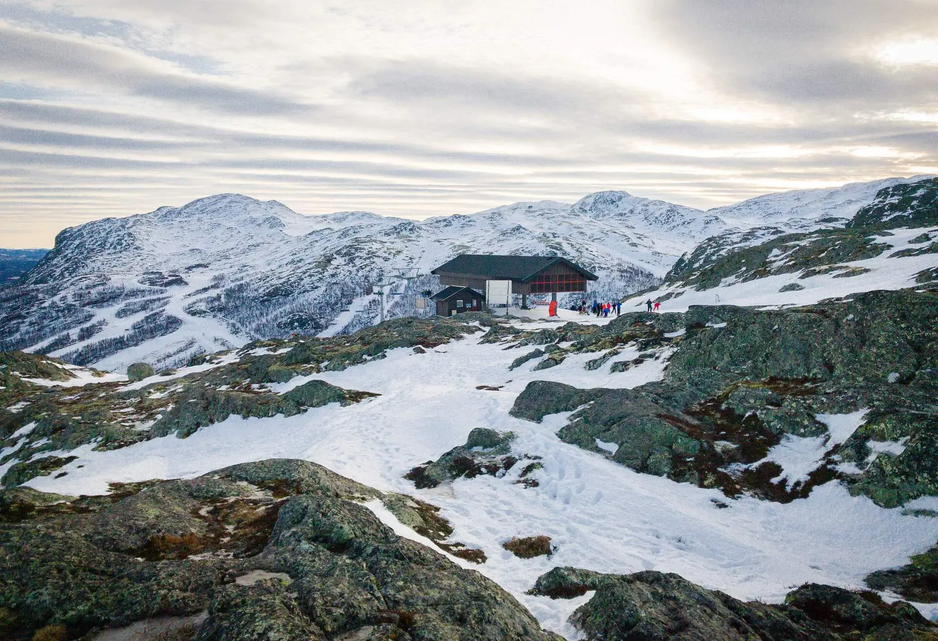 DEST_NORWAY_Hemsedal_WINTER_GettyImages-645720062