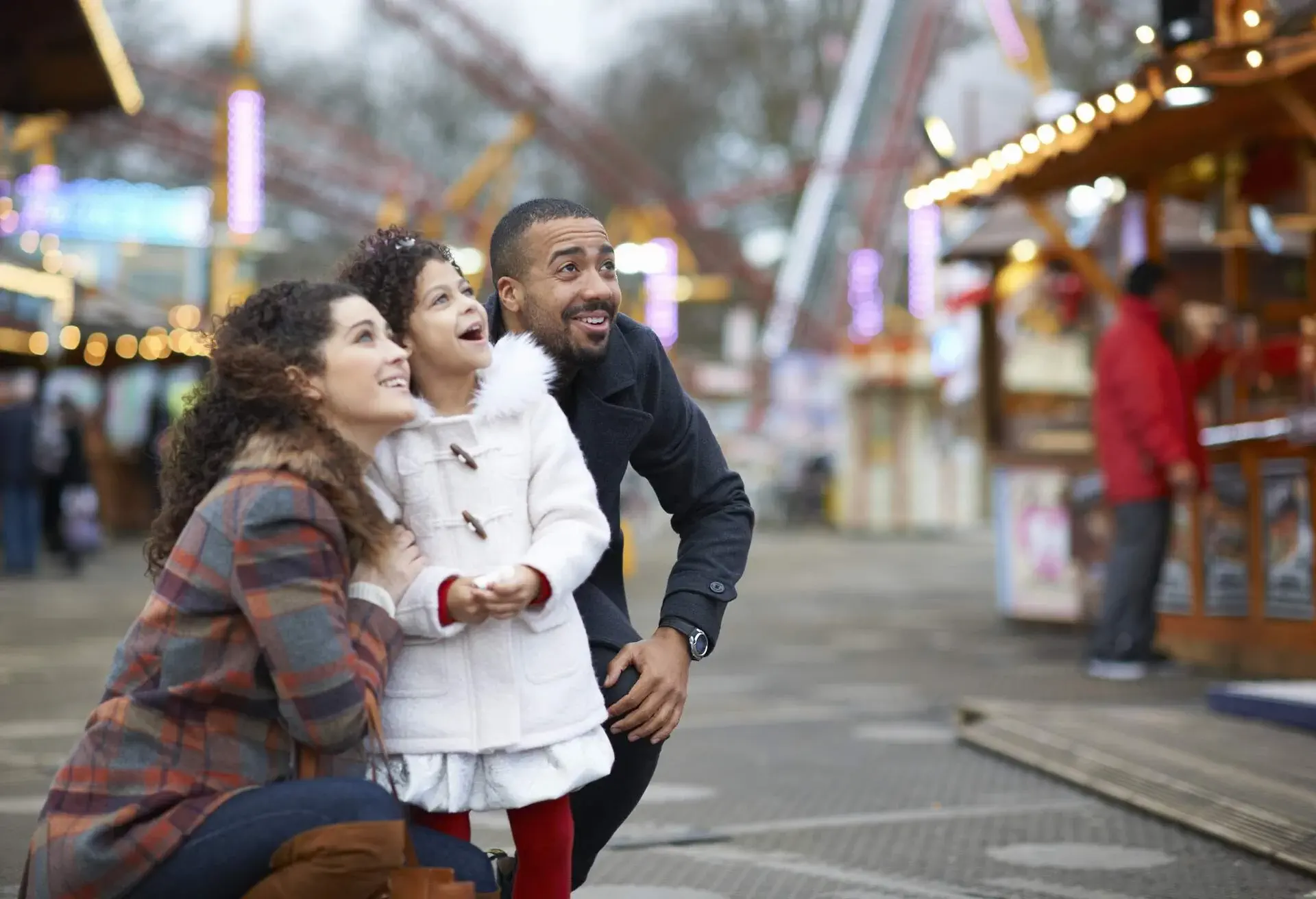 people_family_kid_amusement_park
