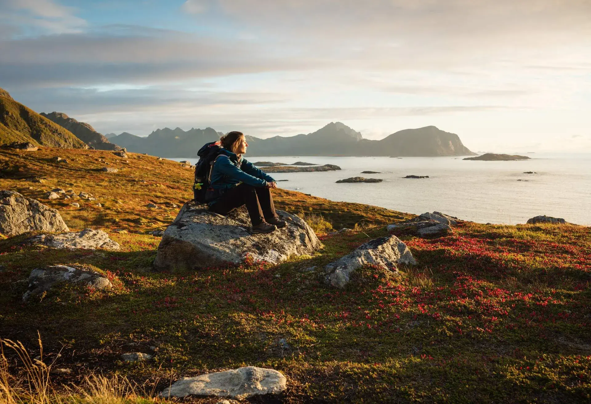 norway_cuntryside_woman