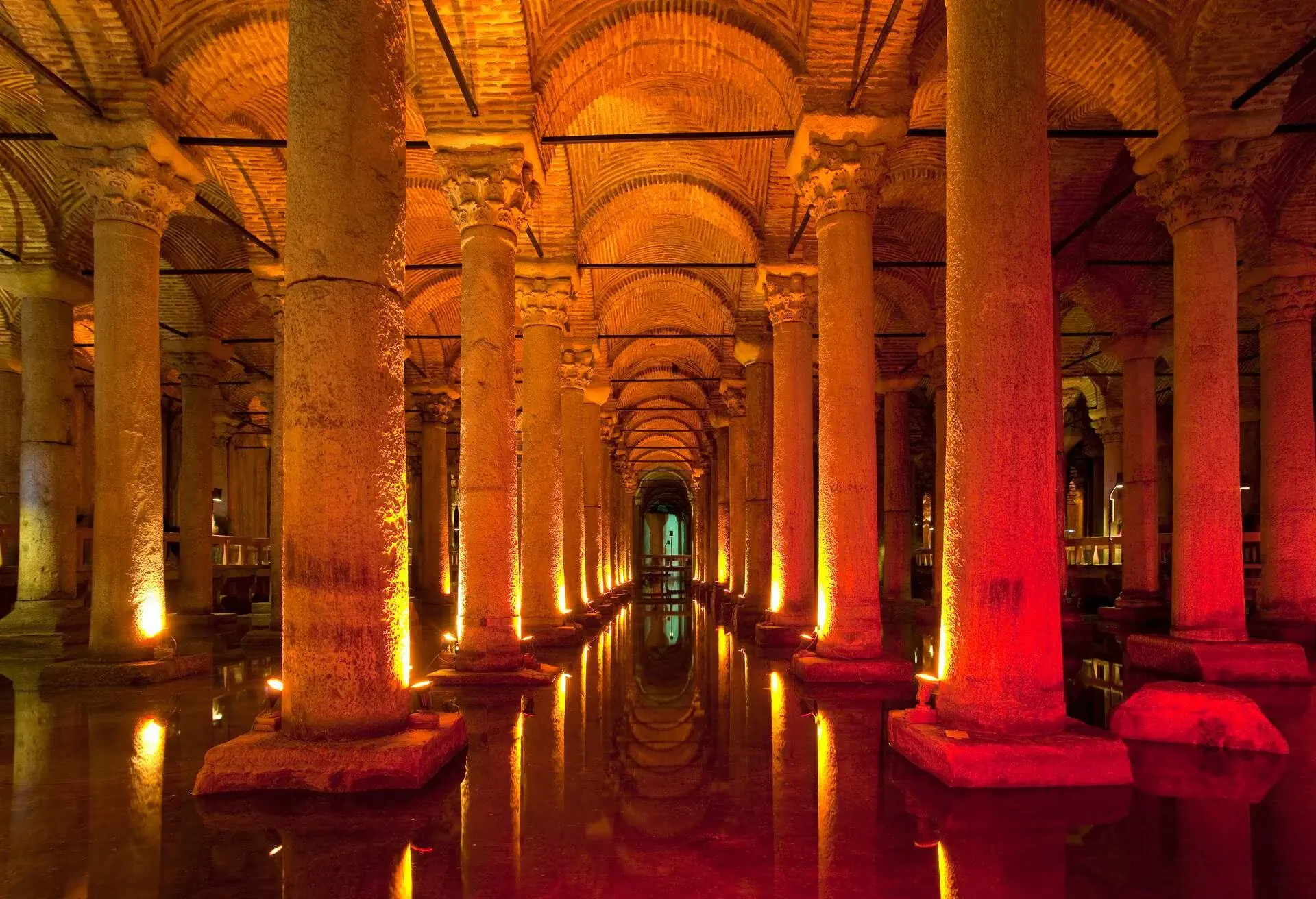 DEST_TURKEY_ISTANBUL_BASILICA_CISTERN_GettyImages