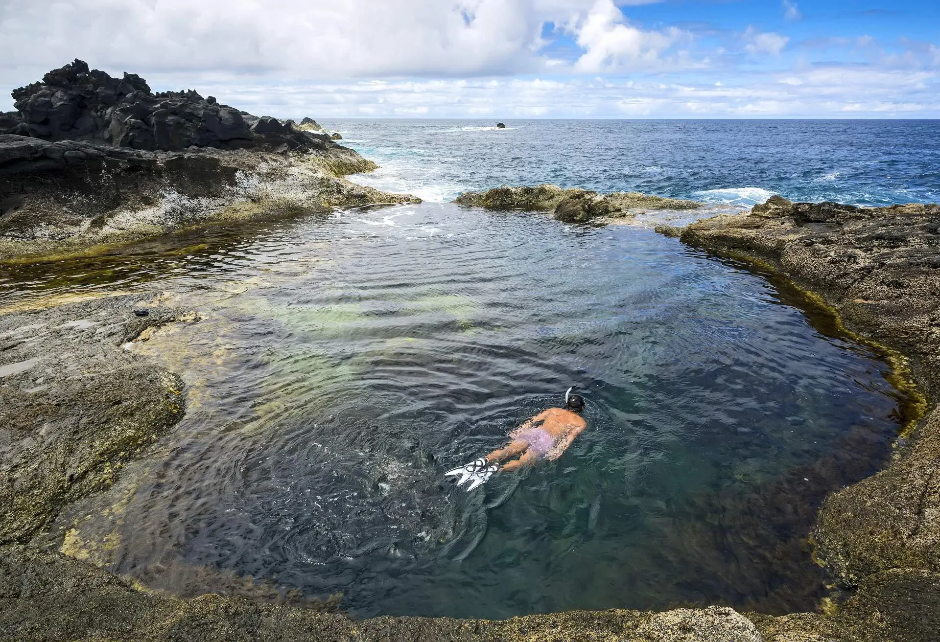 DEST_PORTUGAL_AZORES_SAO-MIGUEL_ILHEUS_MOSTEIROS-BEACH_THEME_SNORKELING_shutterstock_713942872
