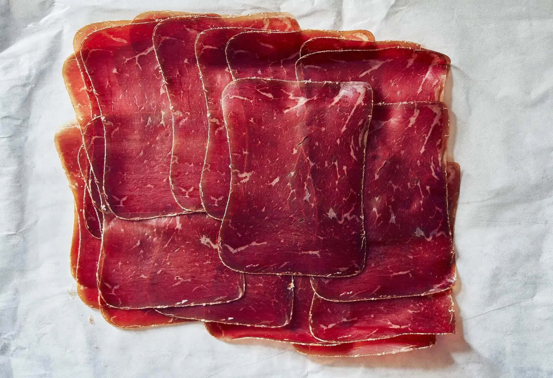 THEME_FOOD_SWISS_BÜNDNERFLEISCH_GettyImages-1195224895