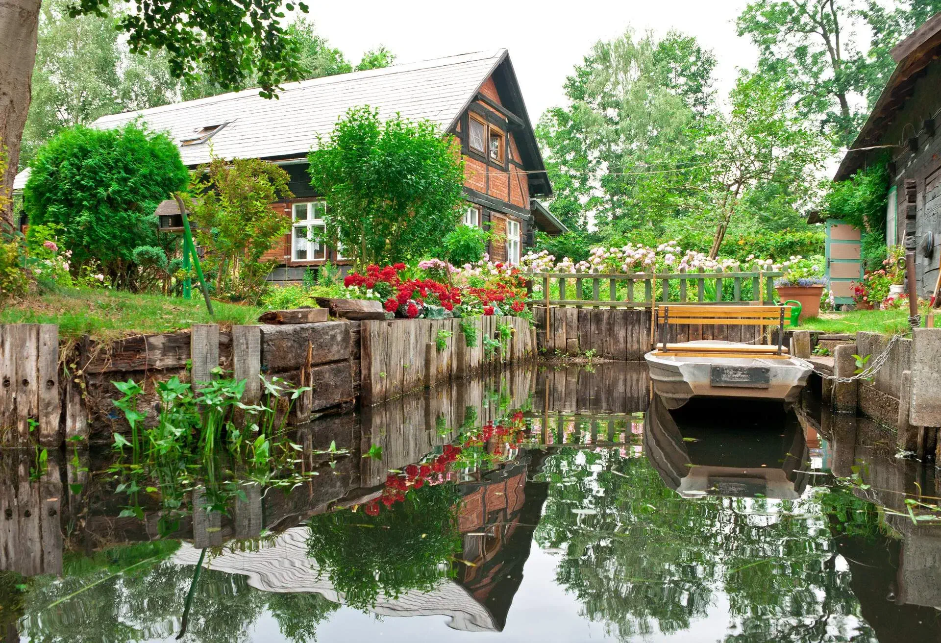 DEST_GERMANY_BRANDENBURG_SPREEWALD_AREA_CANAL_GettyImages-463765671