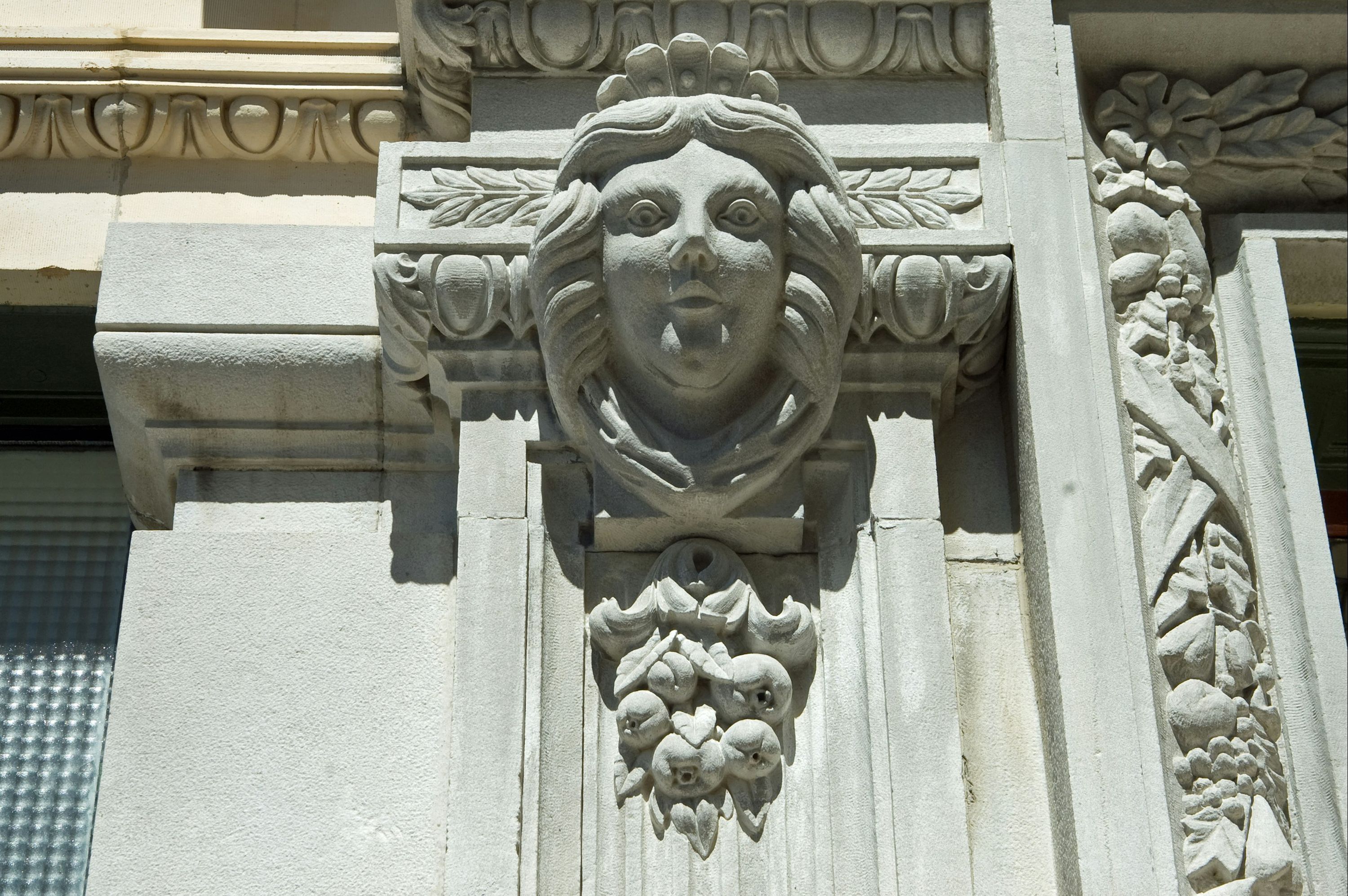 Gebäude