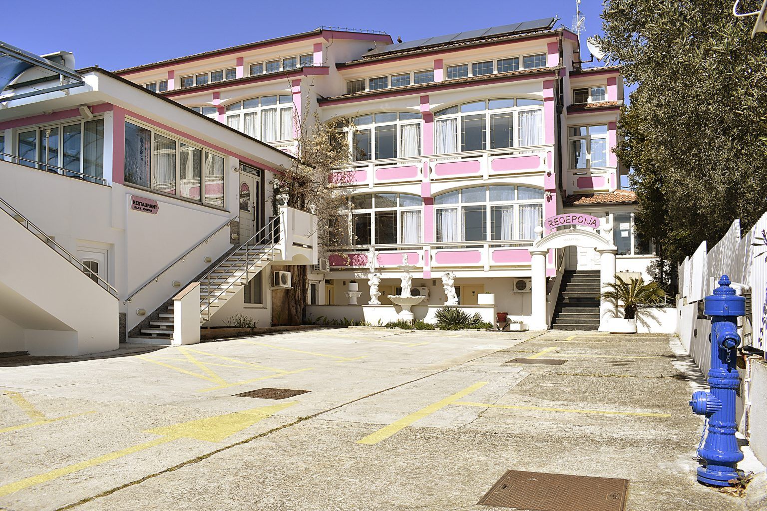 Gebäude